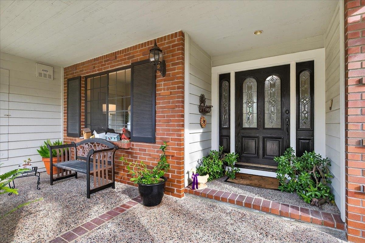 Detail Gallery Image 2 of 50 For 28 Harrington Rd, Moraga,  CA 94556 - 5 Beds | 3 Baths