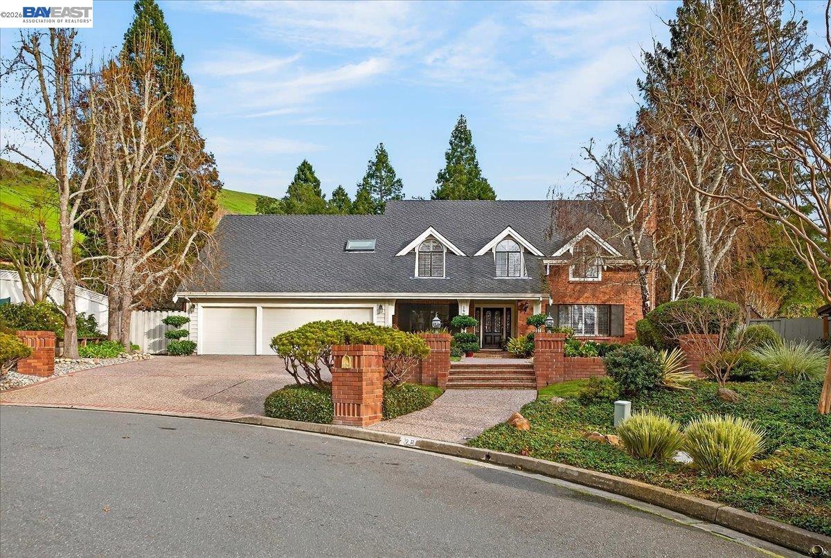 Detail Gallery Image 4 of 50 For 28 Harrington Rd, Moraga,  CA 94556 - 5 Beds | 3 Baths