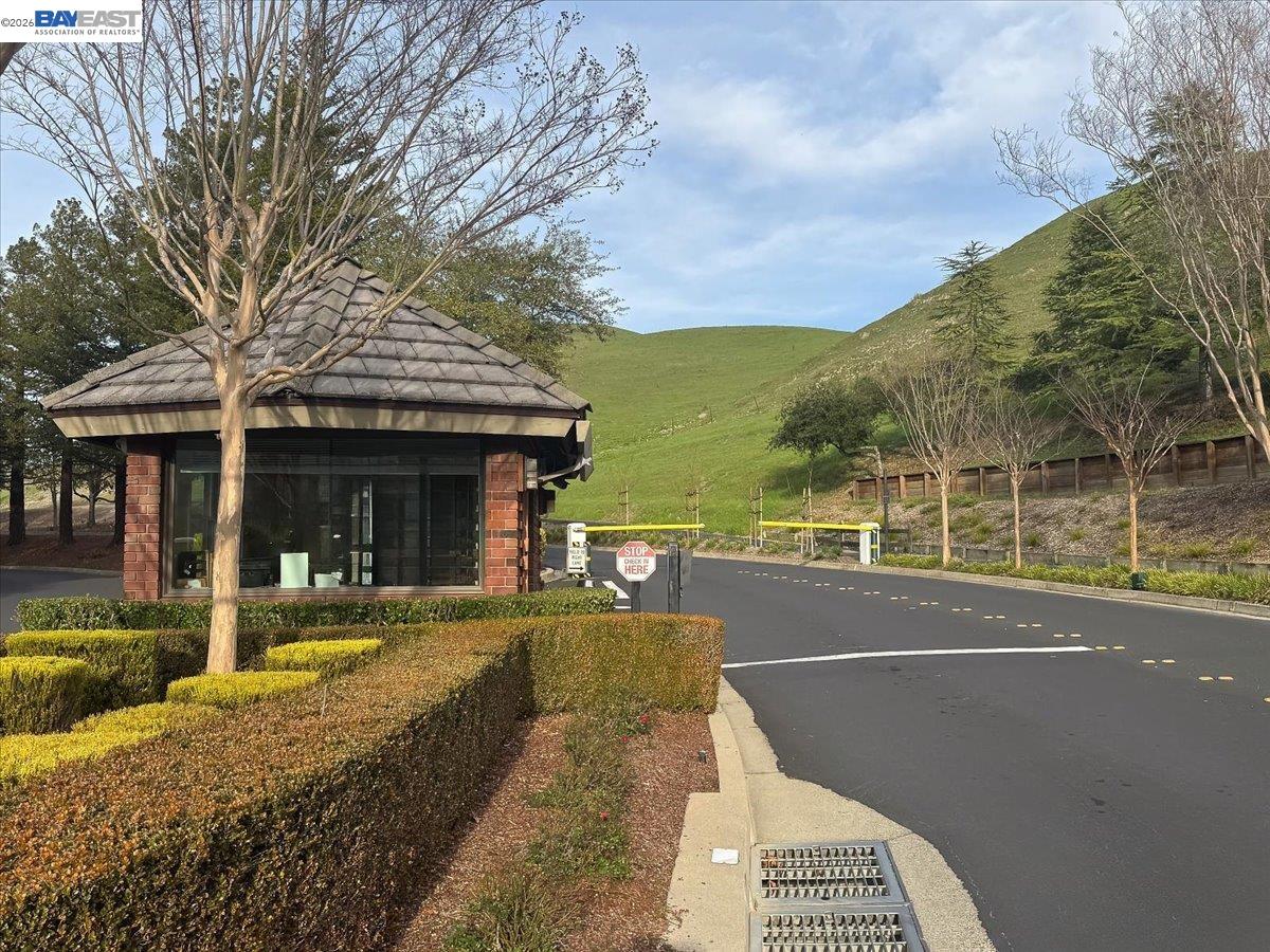 Detail Gallery Image 7 of 50 For 28 Harrington Rd, Moraga,  CA 94556 - 5 Beds | 3 Baths