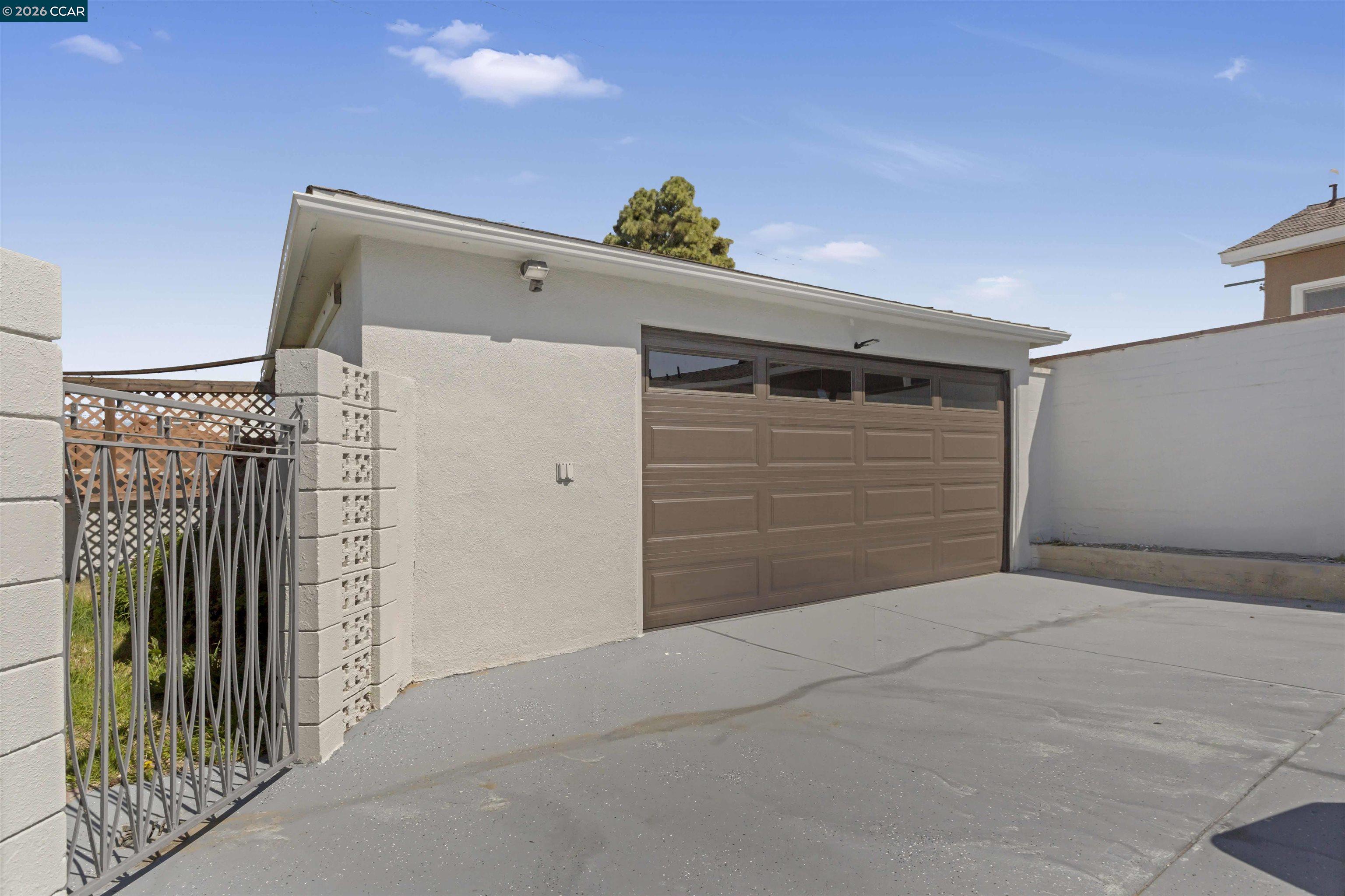 Detail Gallery Image 4 of 35 For 6727 W 87th Pl, Los Angeles,  CA 90045 - 3 Beds | 2 Baths