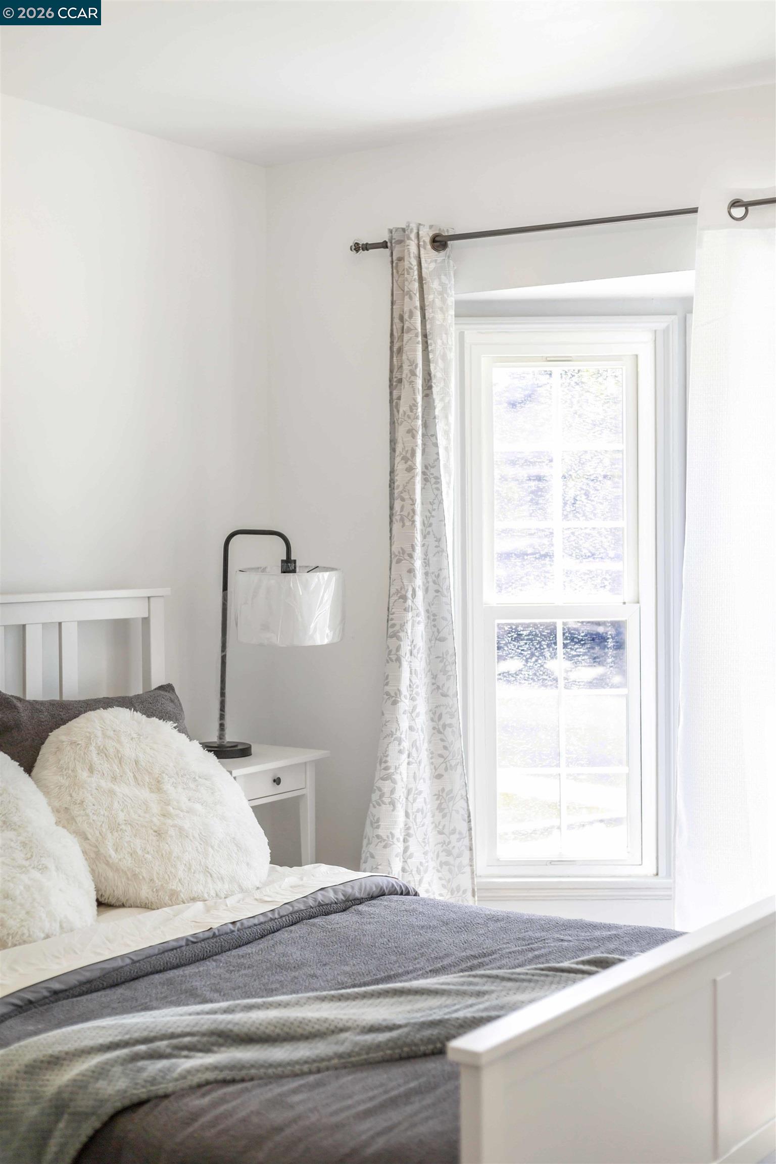 Detail Gallery Image 7 of 35 For 6727 W 87th Pl, Los Angeles,  CA 90045 - 3 Beds | 2 Baths