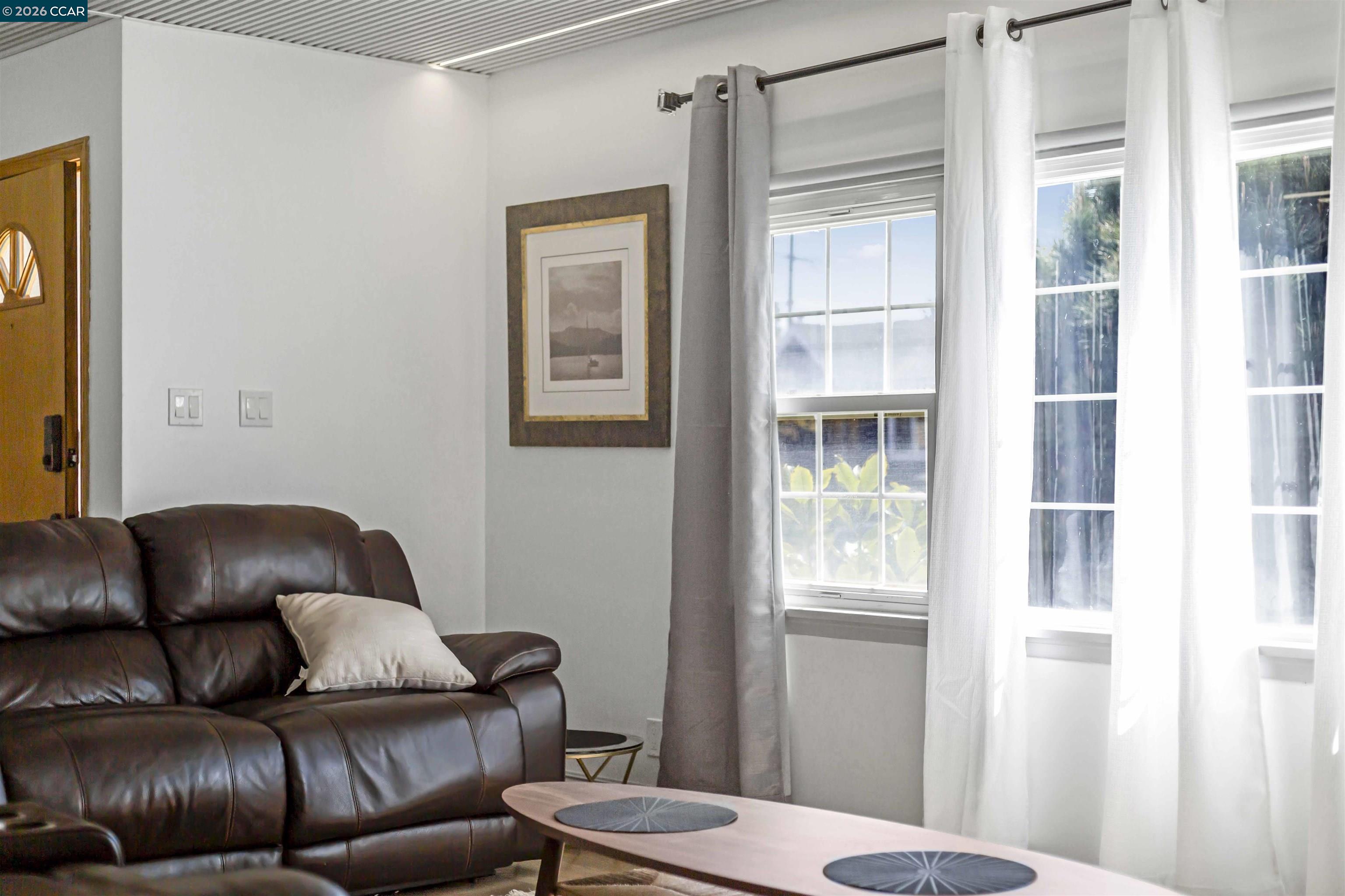 Detail Gallery Image 10 of 35 For 6727 W 87th Pl, Los Angeles,  CA 90045 - 3 Beds | 2 Baths