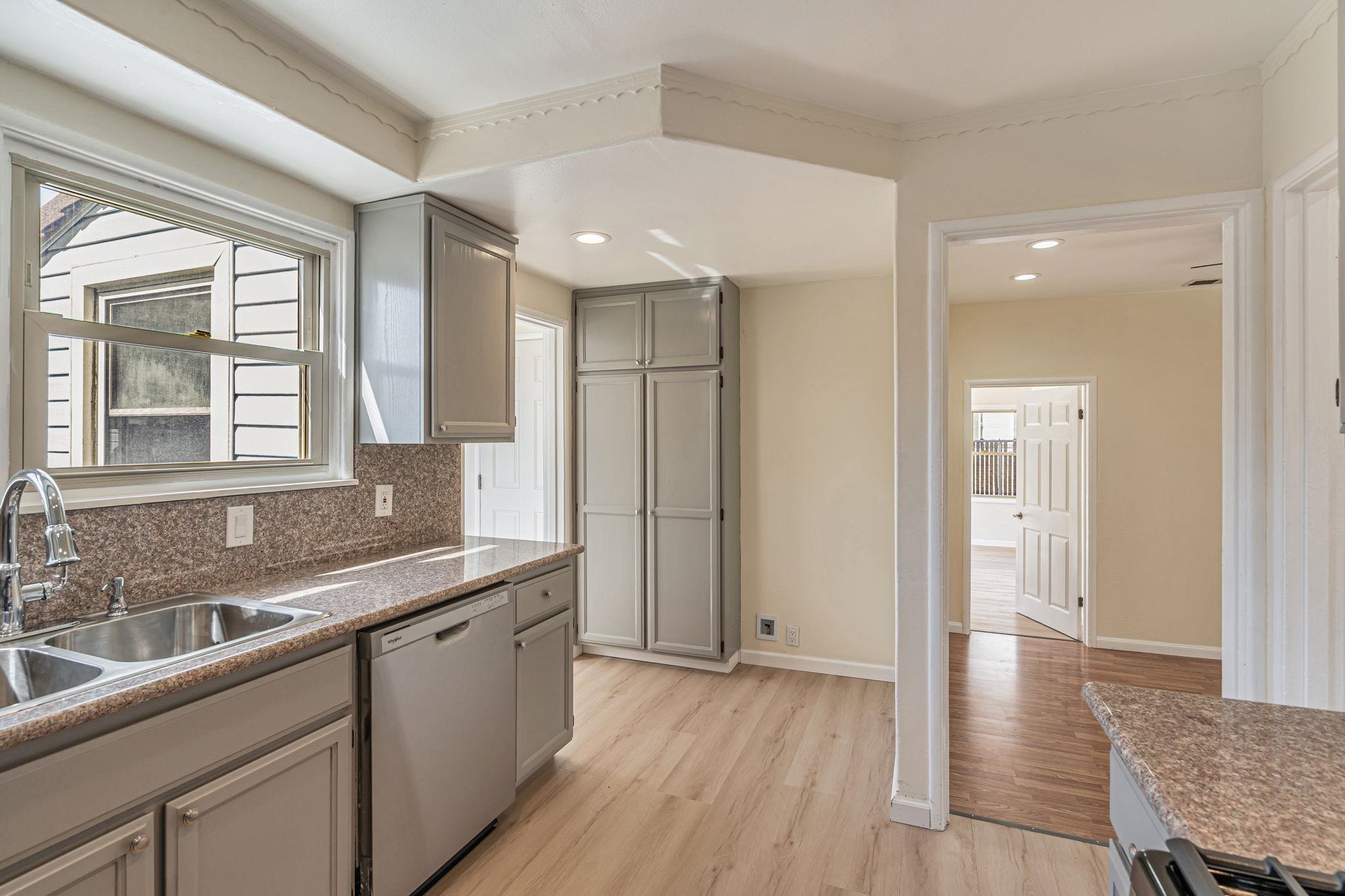 Detail Gallery Image 14 of 48 For 2101 West Ave. 136th, San Leandro,  CA 94577 - 4 Beds | 2 Baths