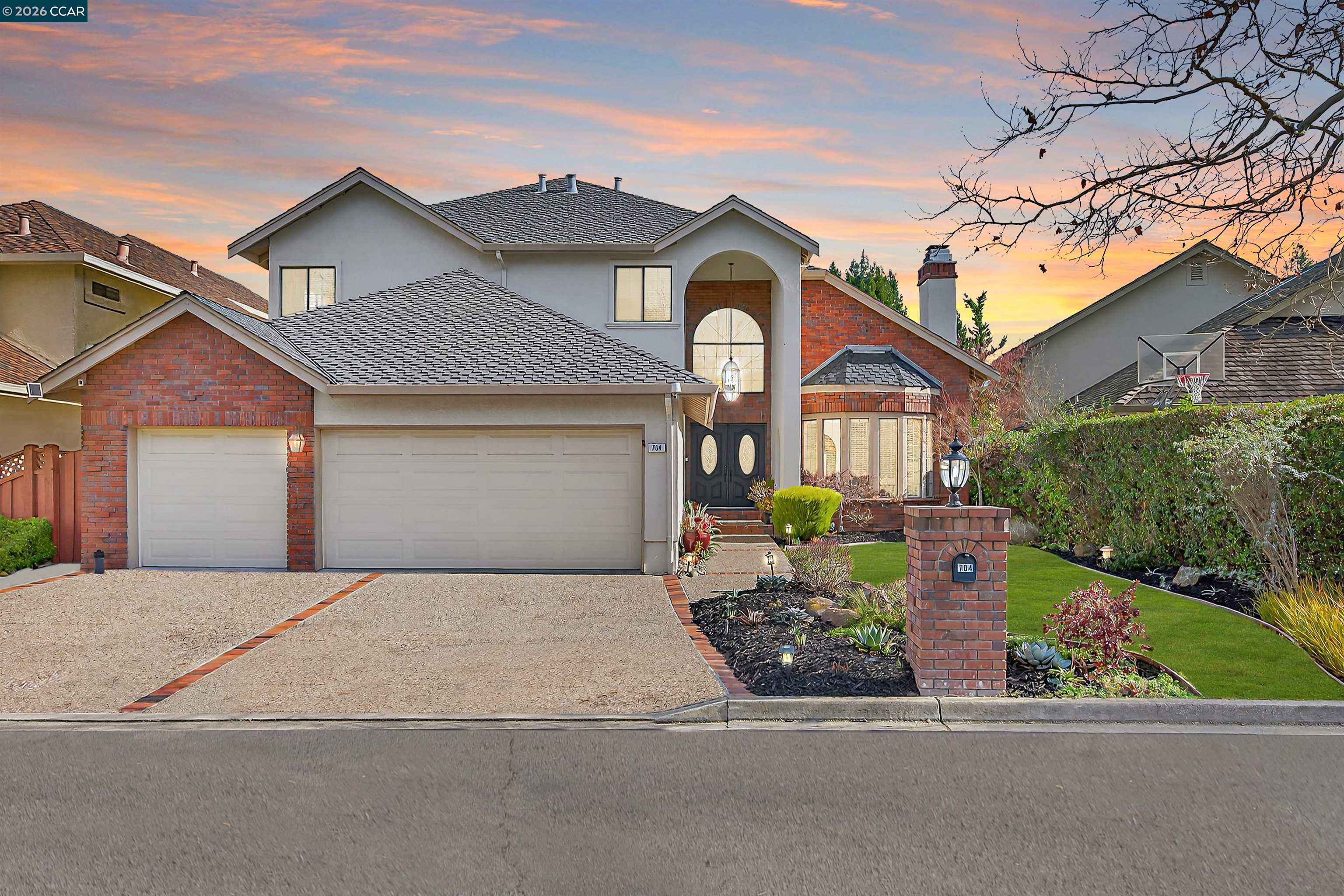 Detail Gallery Image 2 of 54 For 704 Blue Spruce Dr, Danville,  CA 94506 - 4 Beds | 3 Baths