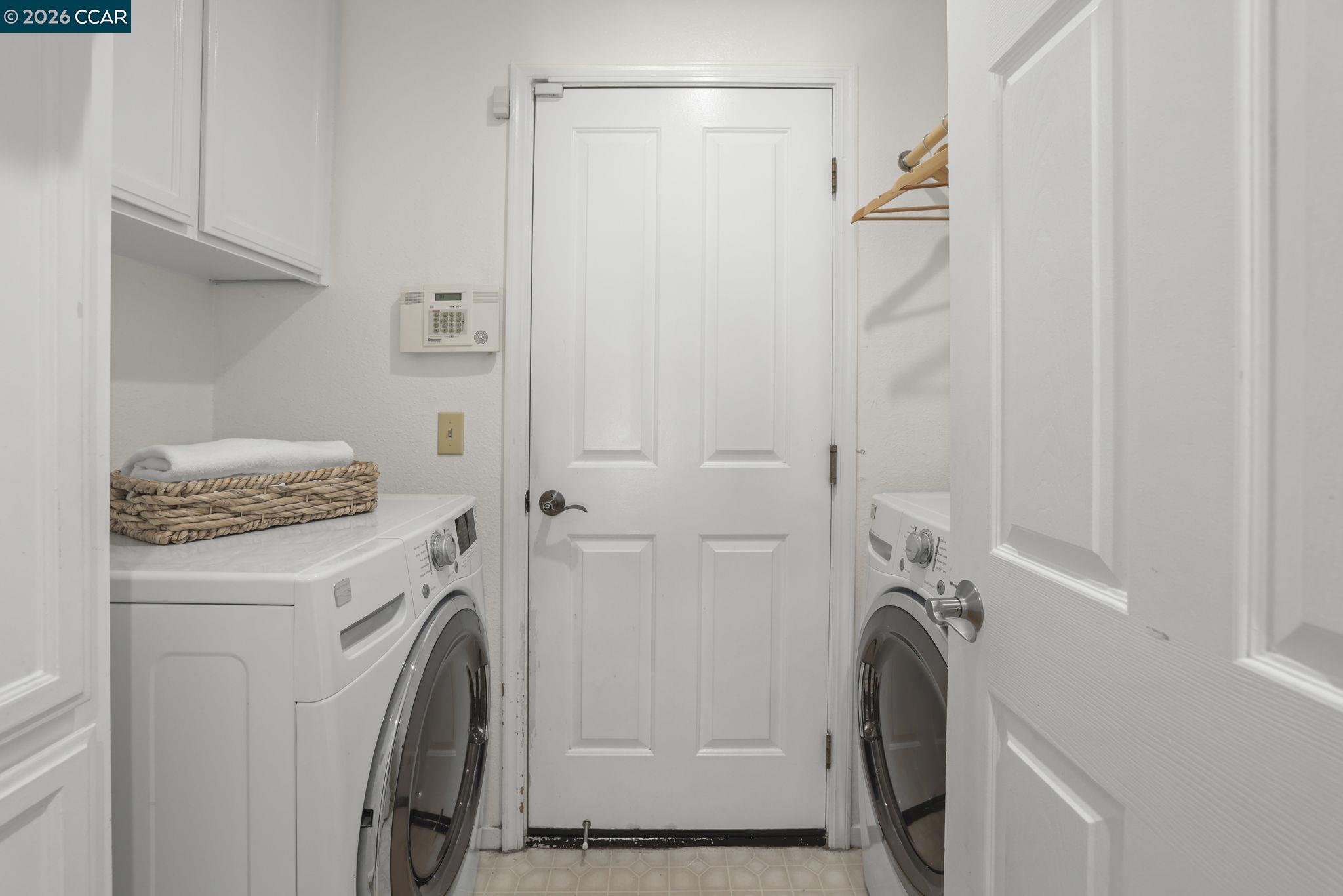 Detail Gallery Image 19 of 30 For 4807 Silver Hill Ct, Antioch,  CA 94531 - 3 Beds | 2/1 Baths