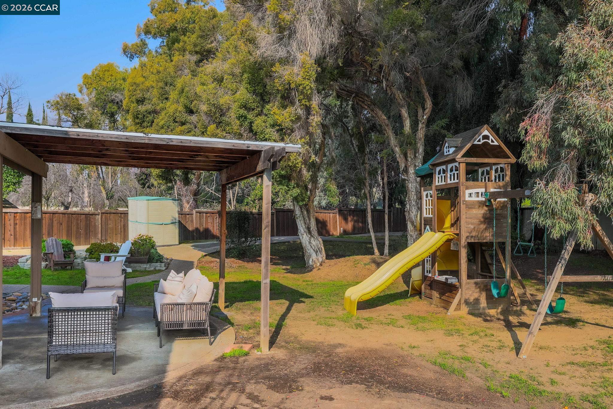 Detail Gallery Image 27 of 30 For 4807 Silver Hill Ct, Antioch,  CA 94531 - 3 Beds | 2/1 Baths