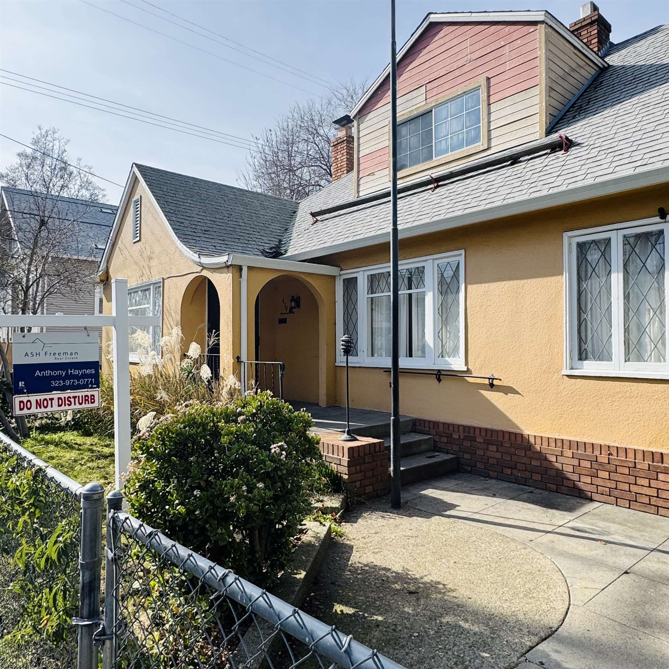 Front Image Thumbnail for BE41122600