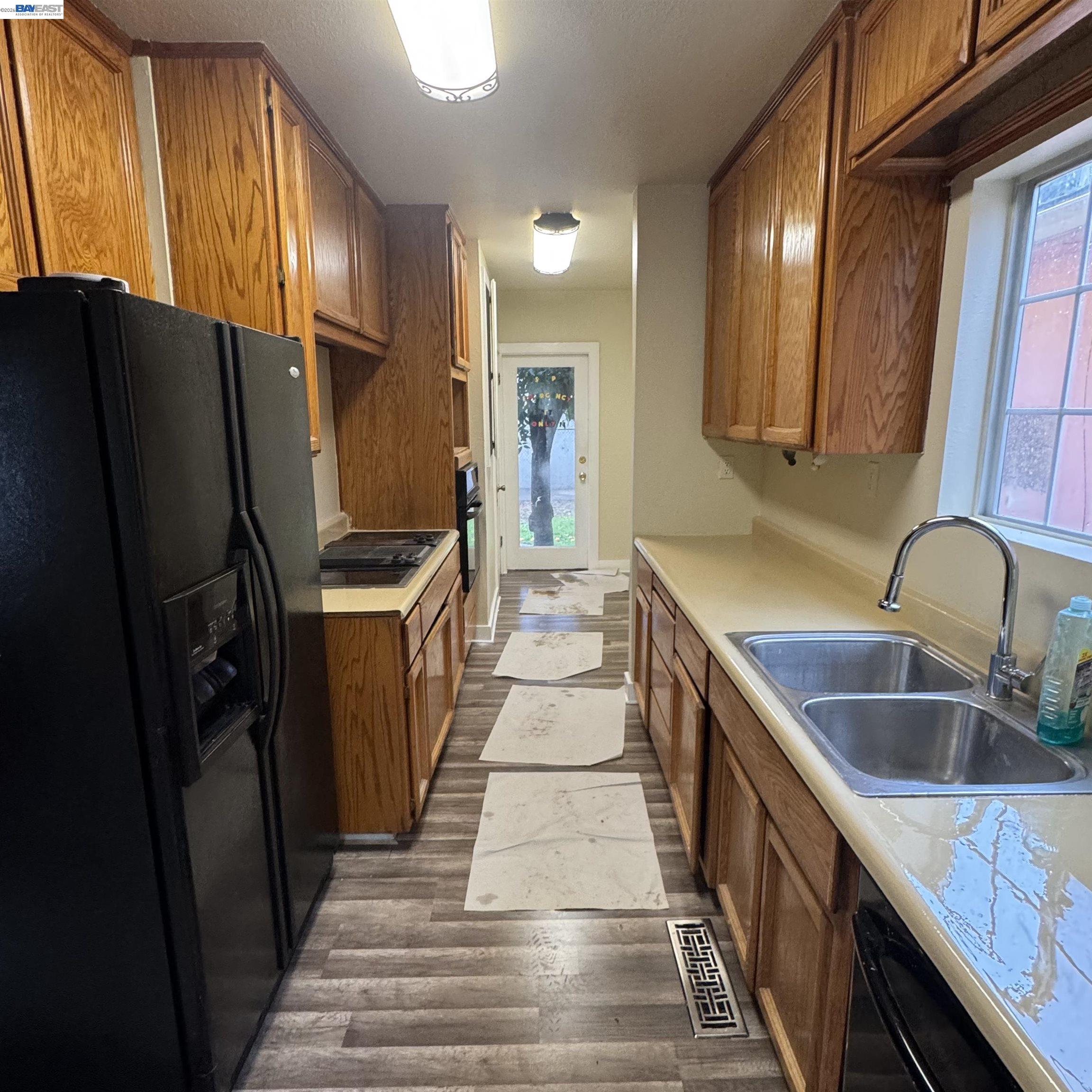 Detail Gallery Image 17 of 38 For 614 28th St, Sacramento,  CA 95816 - 4 Beds | 2 Baths