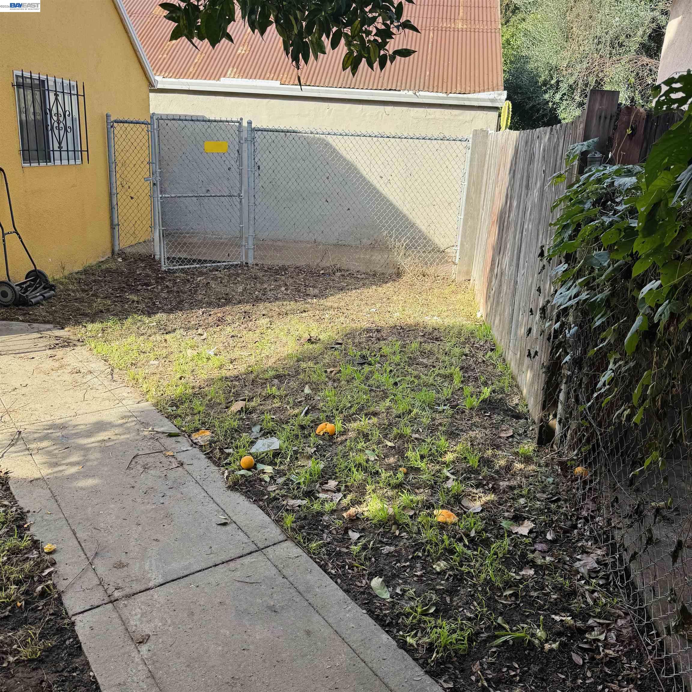 Detail Gallery Image 31 of 38 For 614 28th St, Sacramento,  CA 95816 - 4 Beds | 2 Baths