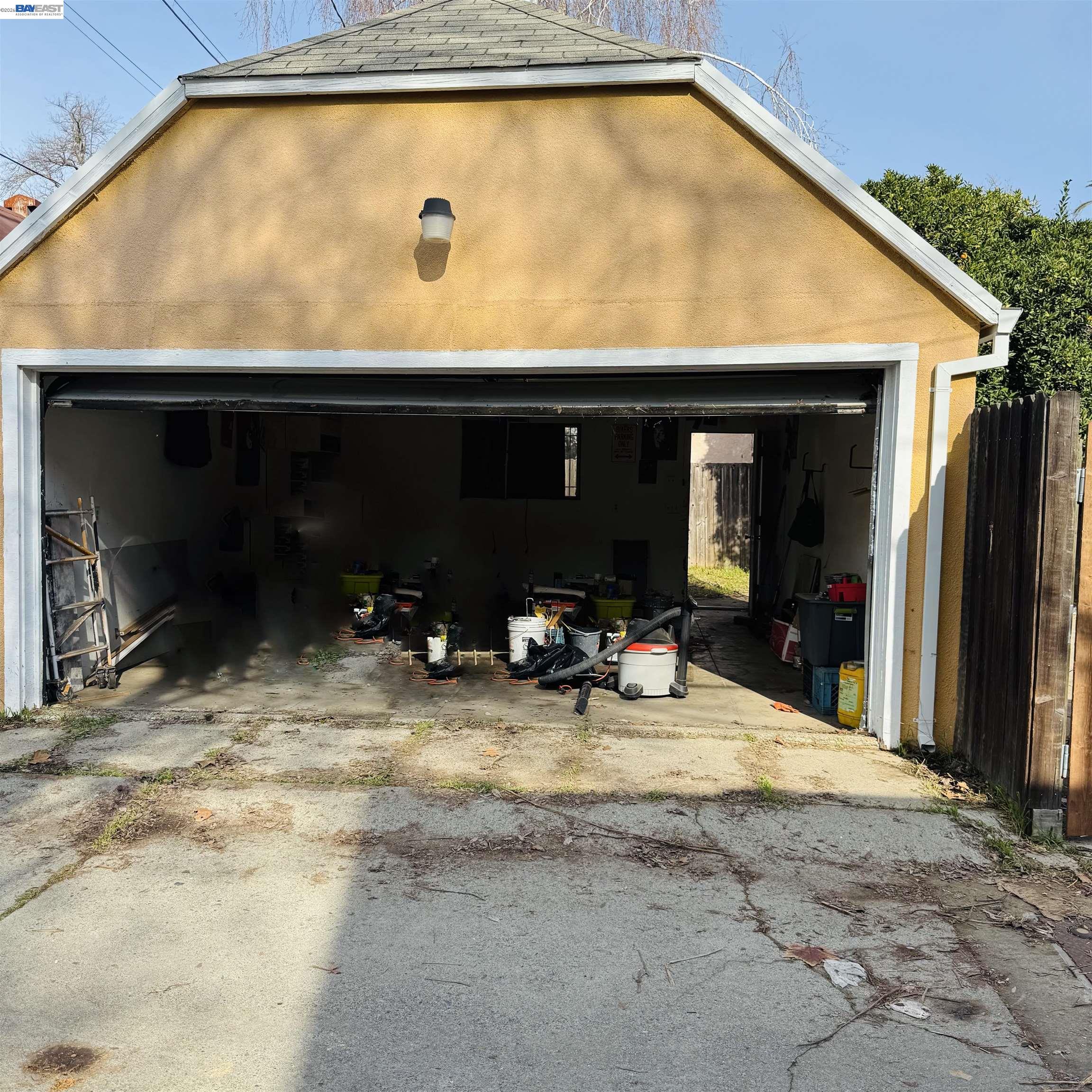 Detail Gallery Image 35 of 38 For 614 28th St, Sacramento,  CA 95816 - 4 Beds | 2 Baths