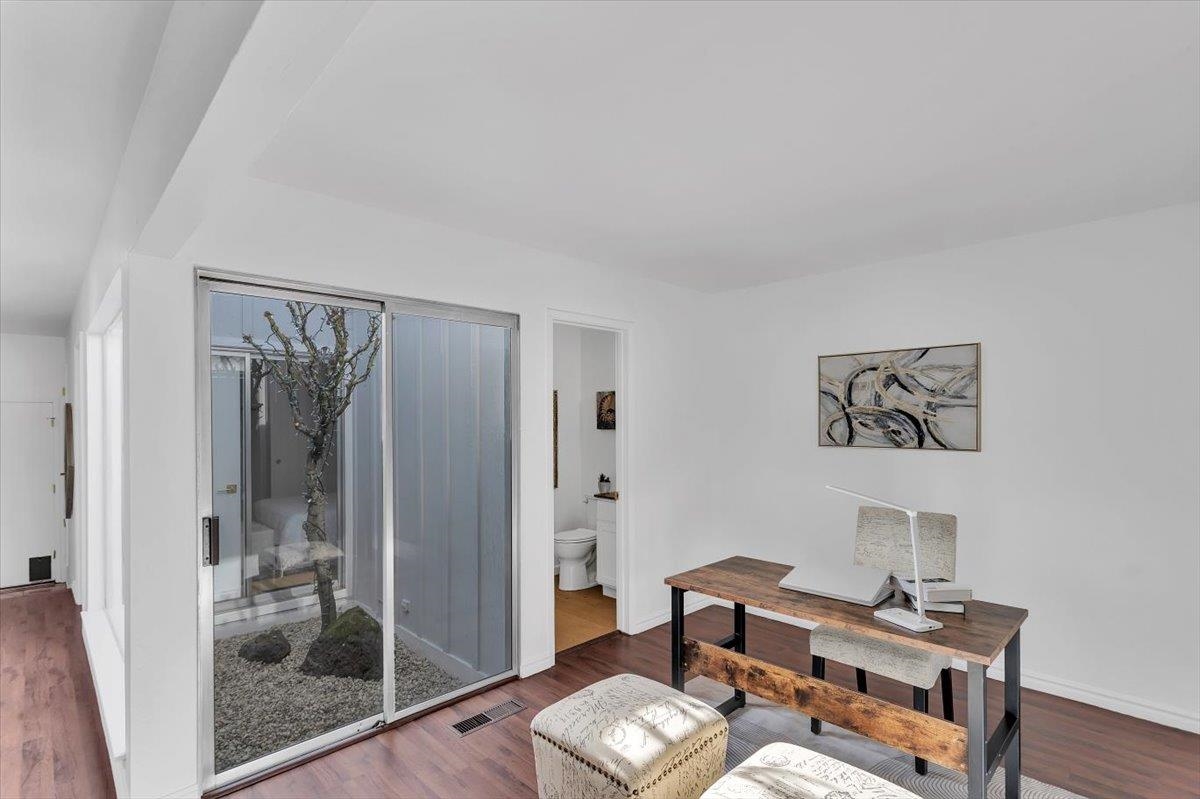 Detail Gallery Image 22 of 39 For 2819 Bayview Dr, Alameda,  CA 94501 - 2 Beds | 2 Baths