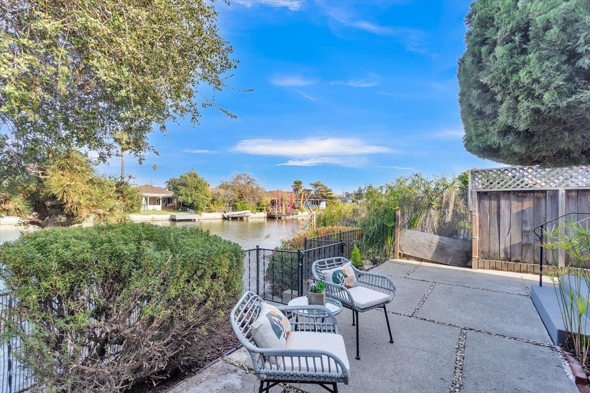 Detail Gallery Image 26 of 39 For 2819 Bayview Dr, Alameda,  CA 94501 - 2 Beds | 2 Baths