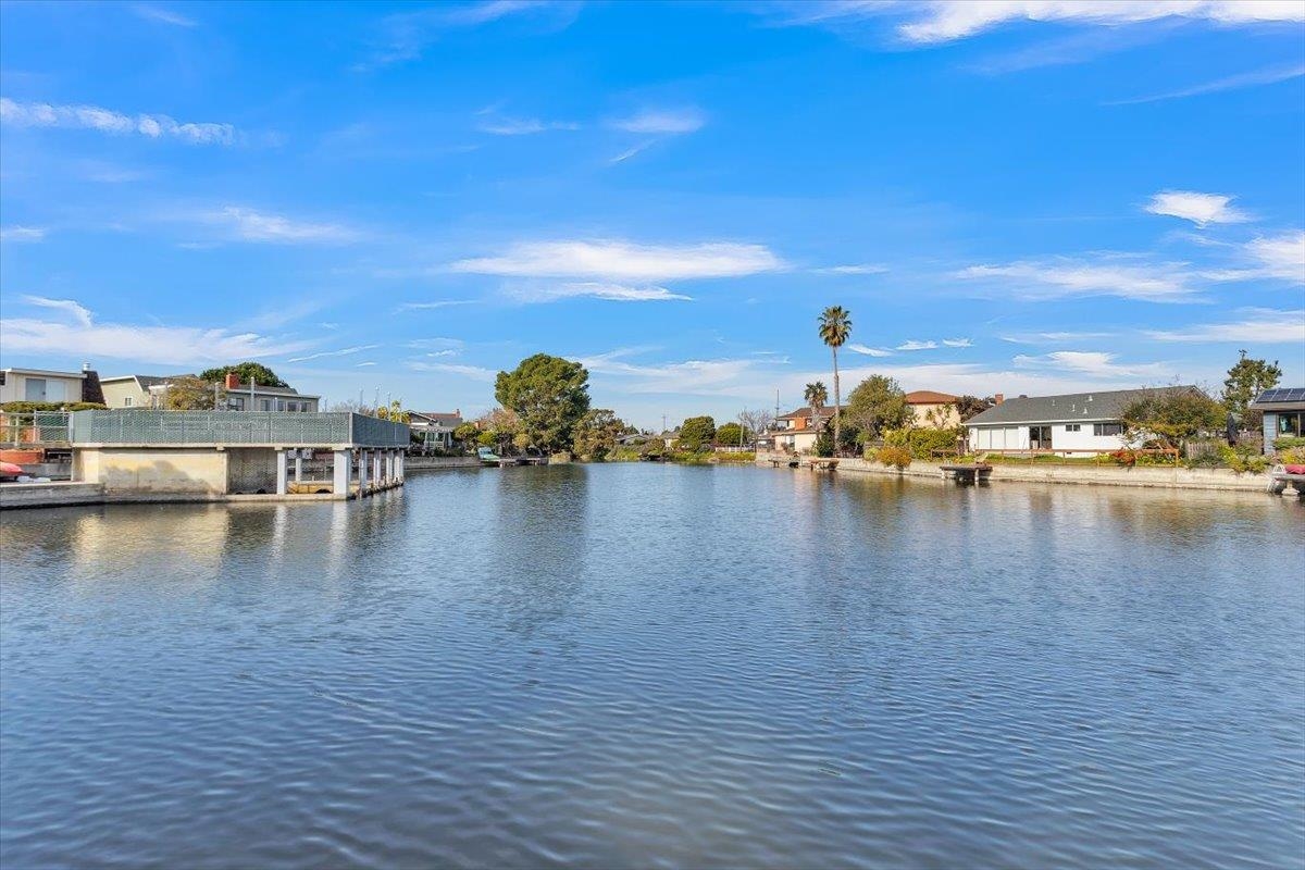 Detail Gallery Image 38 of 39 For 2819 Bayview Dr, Alameda,  CA 94501 - 2 Beds | 2 Baths