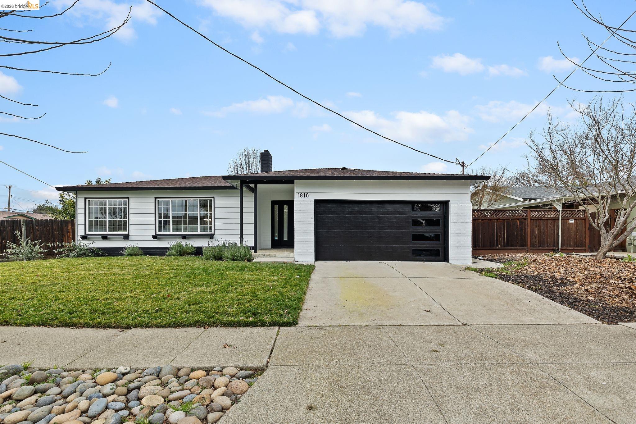 Front Image Thumbnail for EB41122605