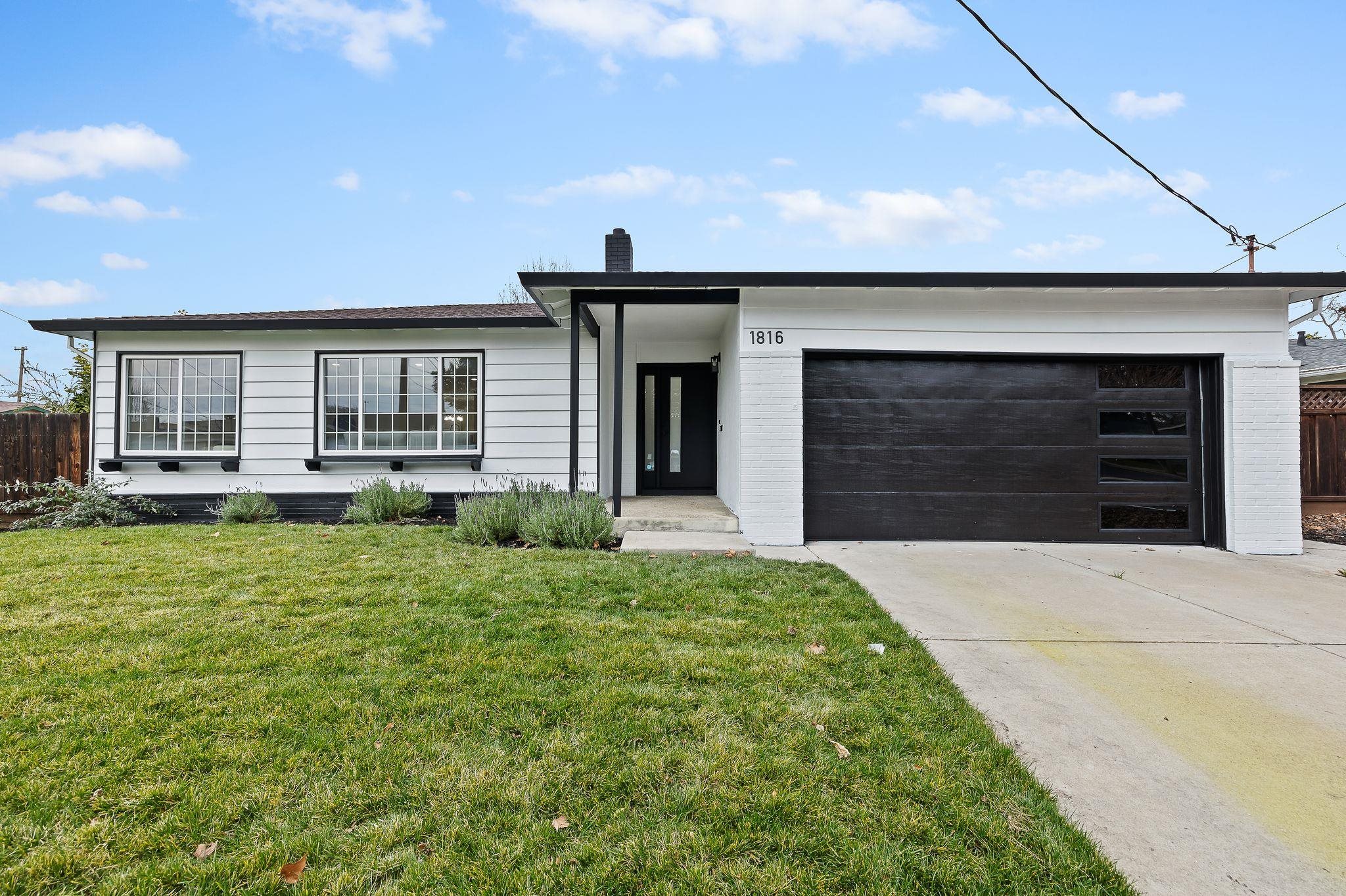 Detail Gallery Image 2 of 58 For 1816 Lynwood Dr, Concord,  CA 94519 - 4 Beds | 2 Baths