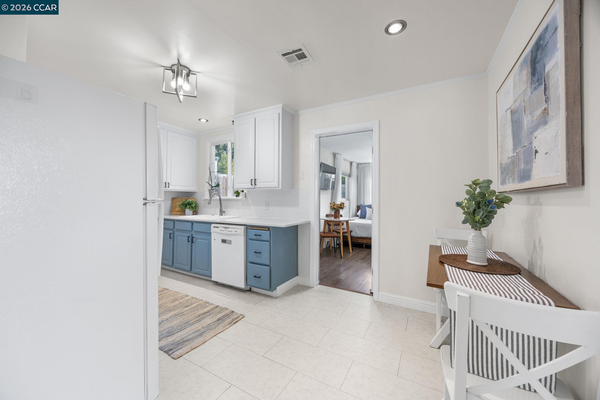 Detail Gallery Image 14 of 54 For 59 La Cruz Ave, Benicia,  CA 94510 - 3 Beds | 2 Baths