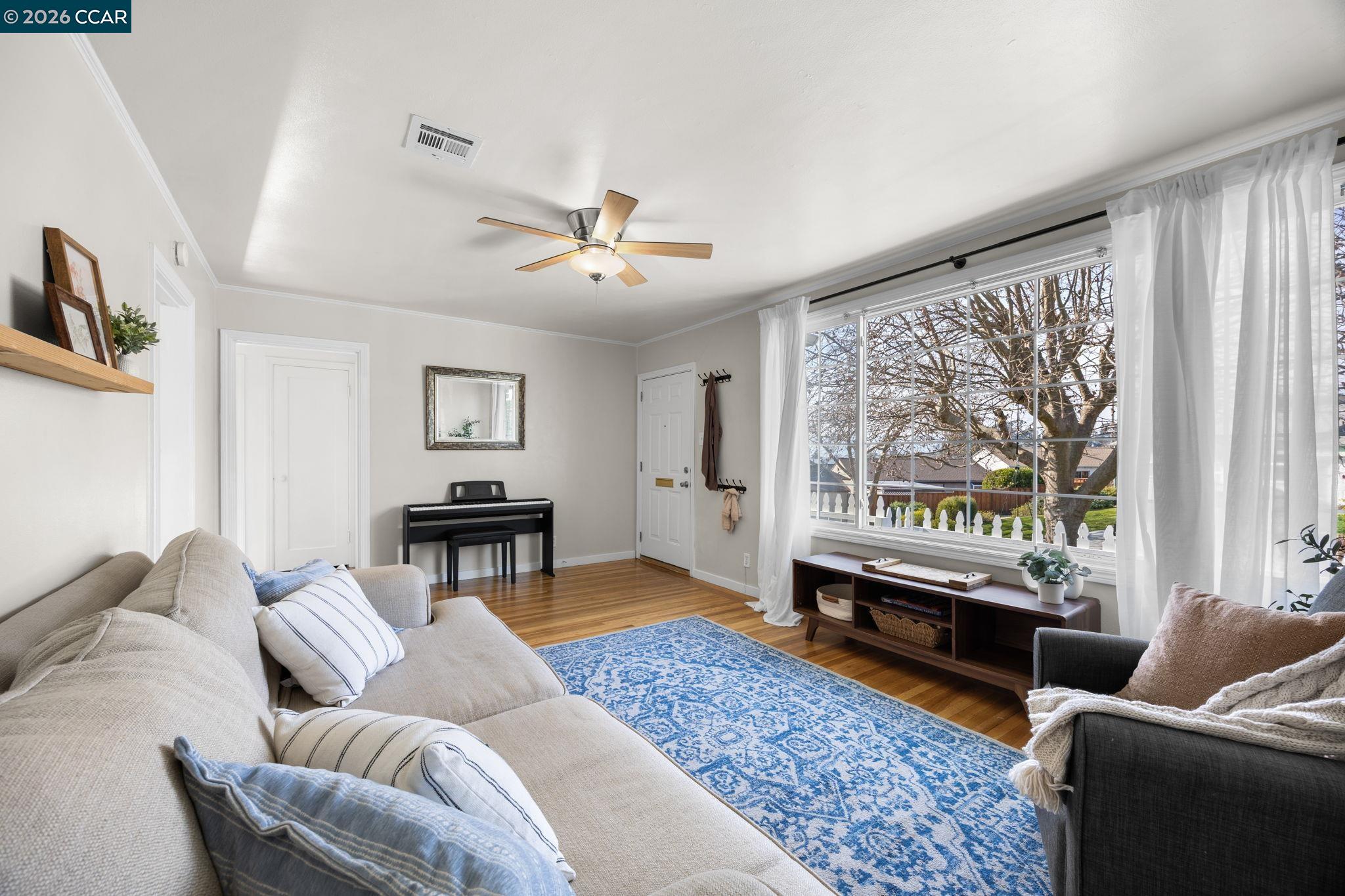 Detail Gallery Image 3 of 54 For 59 La Cruz Ave, Benicia,  CA 94510 - 3 Beds | 2 Baths