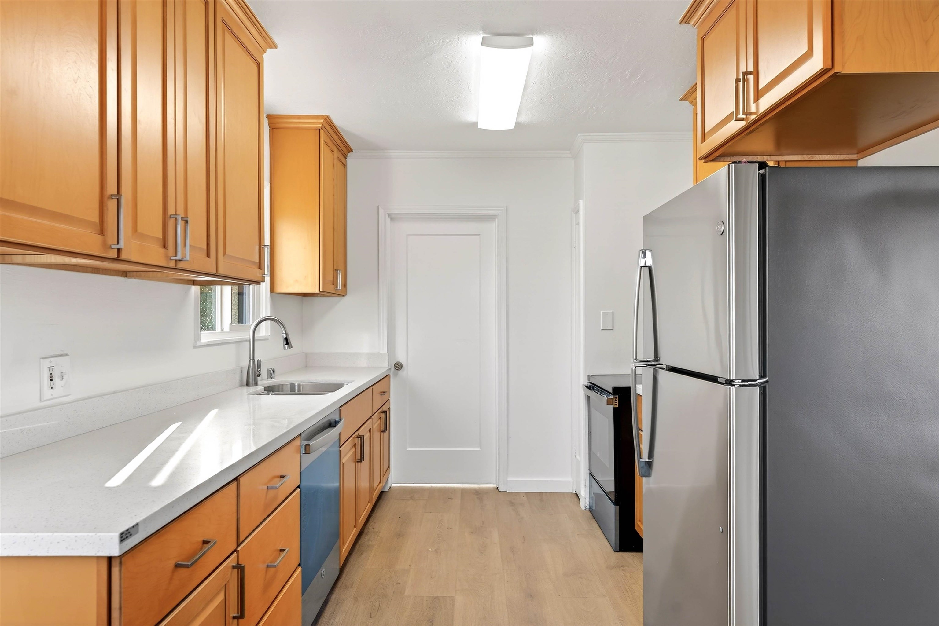 Detail Gallery Image 11 of 27 For 10200 Royal Ann St, Oakland,  CA 94603 - 2 Beds | 1 Baths