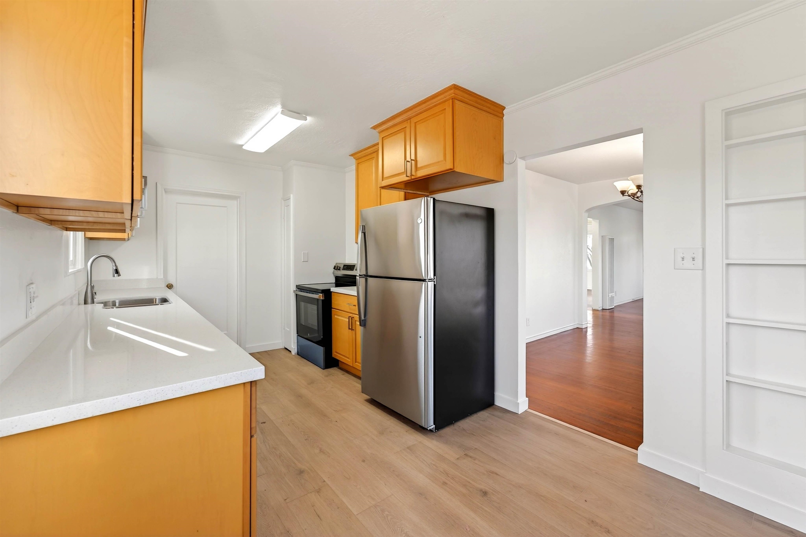 Detail Gallery Image 12 of 27 For 10200 Royal Ann St, Oakland,  CA 94603 - 2 Beds | 1 Baths