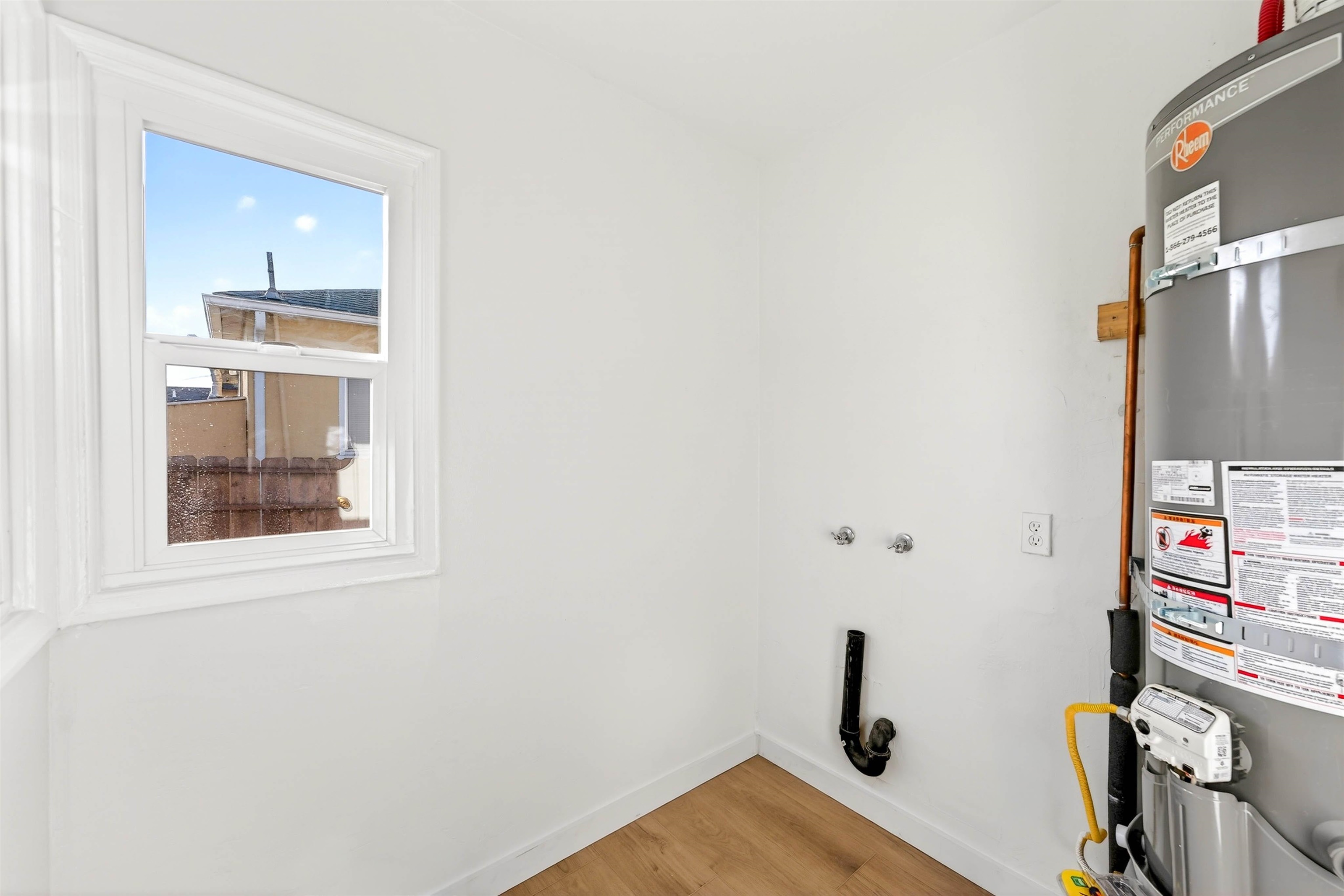 Detail Gallery Image 16 of 27 For 10200 Royal Ann St, Oakland,  CA 94603 - 2 Beds | 1 Baths