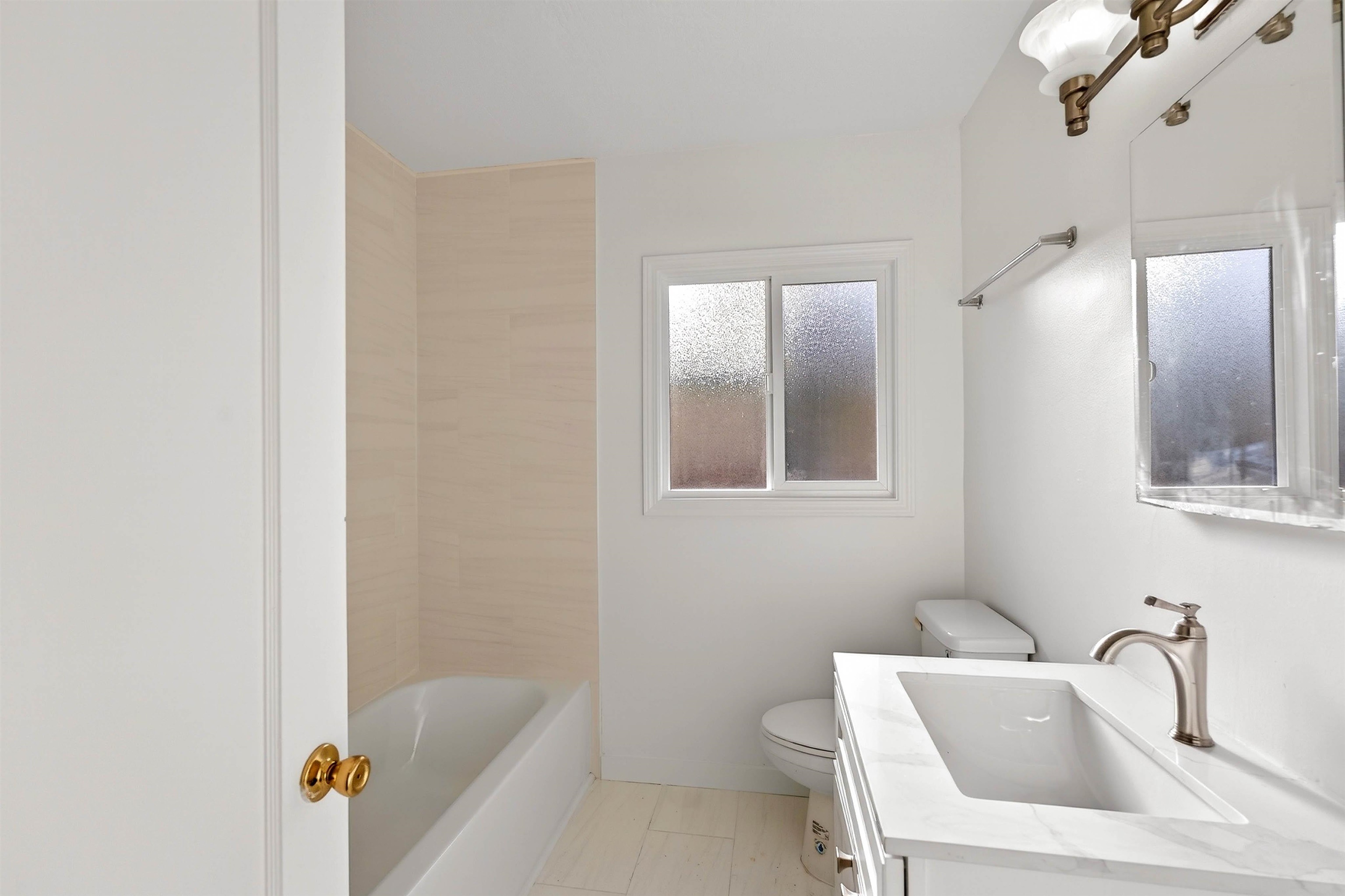 Detail Gallery Image 21 of 27 For 10200 Royal Ann St, Oakland,  CA 94603 - 2 Beds | 1 Baths