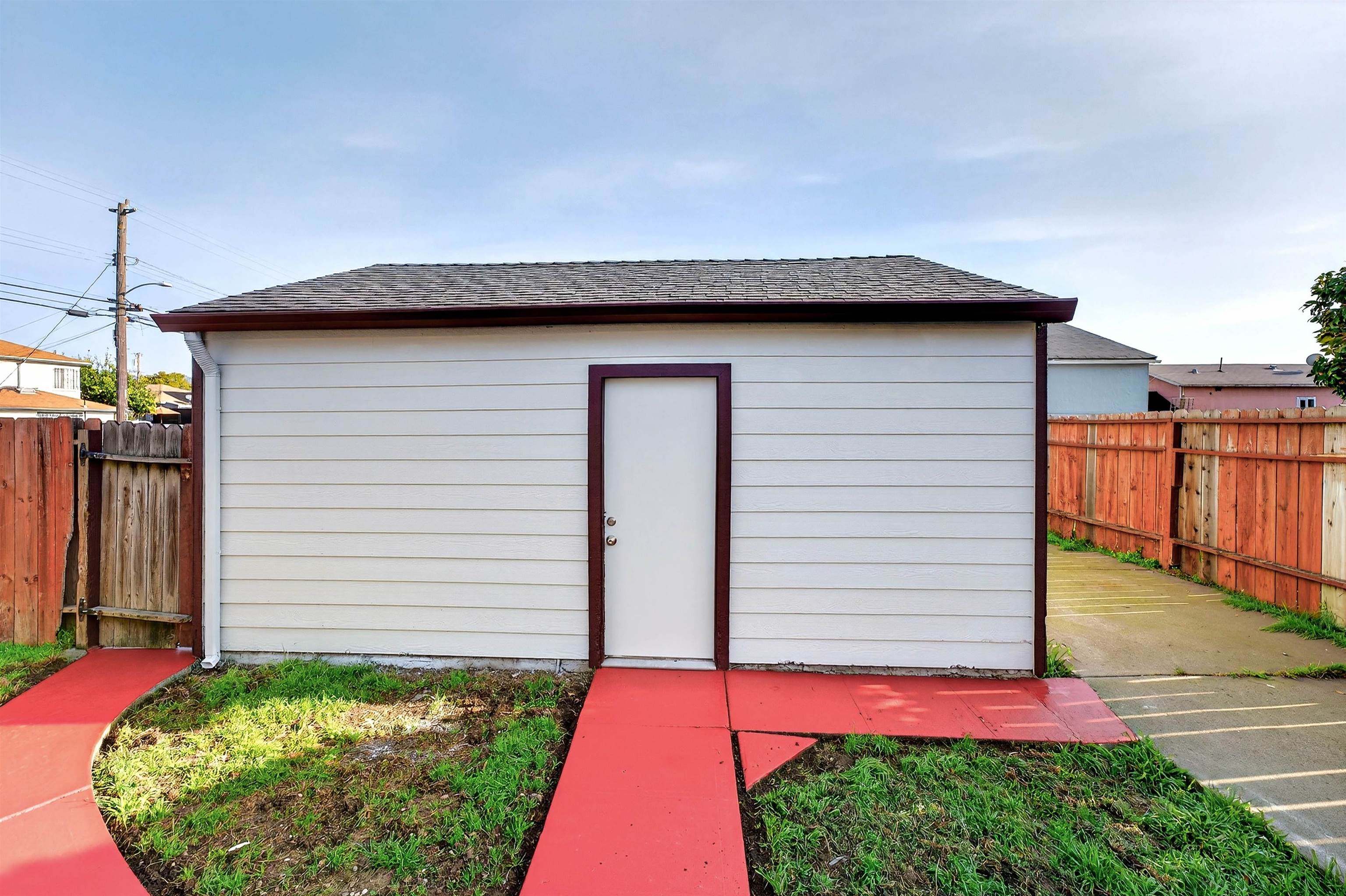 Detail Gallery Image 23 of 27 For 10200 Royal Ann St, Oakland,  CA 94603 - 2 Beds | 1 Baths