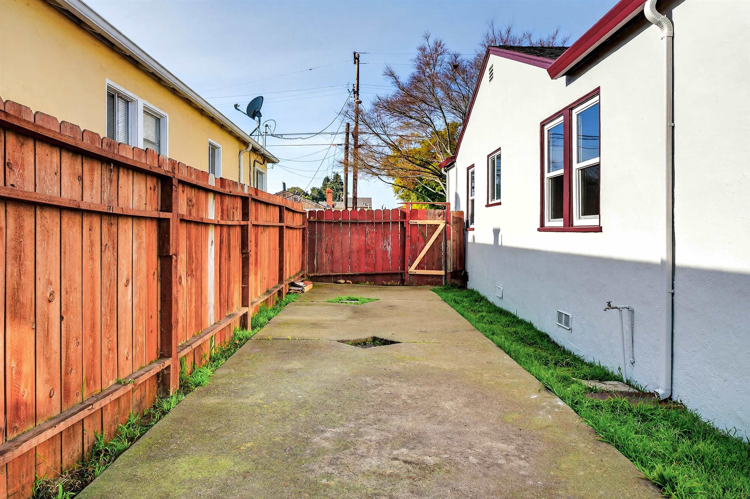 Detail Gallery Image 25 of 27 For 10200 Royal Ann St, Oakland,  CA 94603 - 2 Beds | 1 Baths