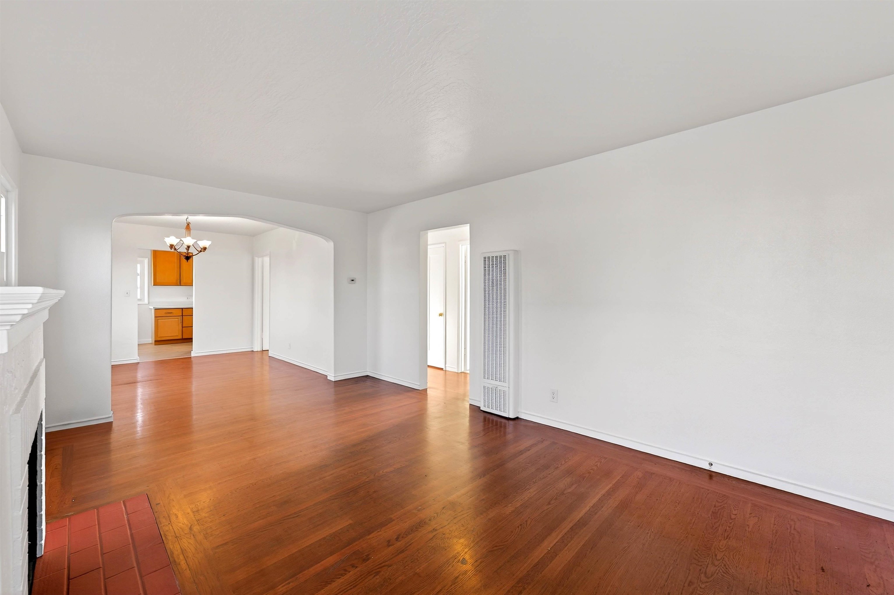 Detail Gallery Image 6 of 27 For 10200 Royal Ann St, Oakland,  CA 94603 - 2 Beds | 1 Baths