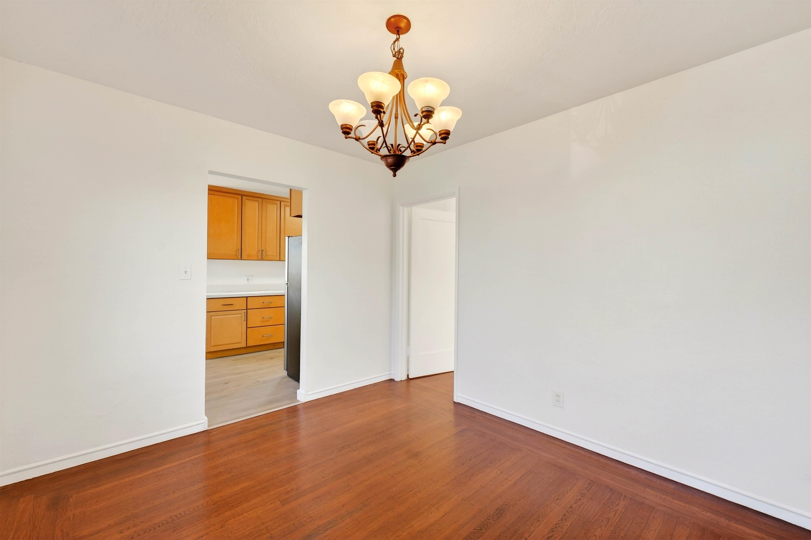 Detail Gallery Image 9 of 27 For 10200 Royal Ann St, Oakland,  CA 94603 - 2 Beds | 1 Baths