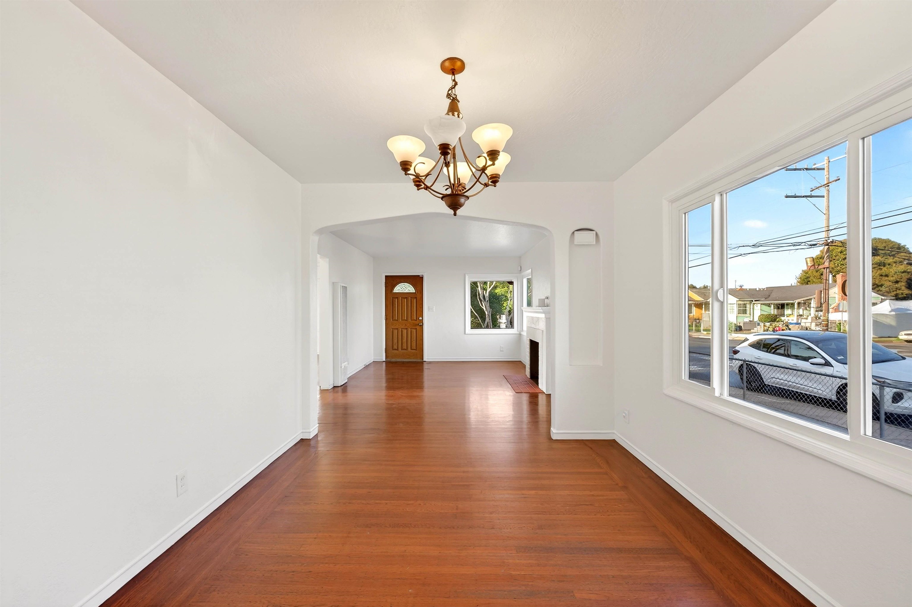 Detail Gallery Image 10 of 27 For 10200 Royal Ann St, Oakland,  CA 94603 - 2 Beds | 1 Baths