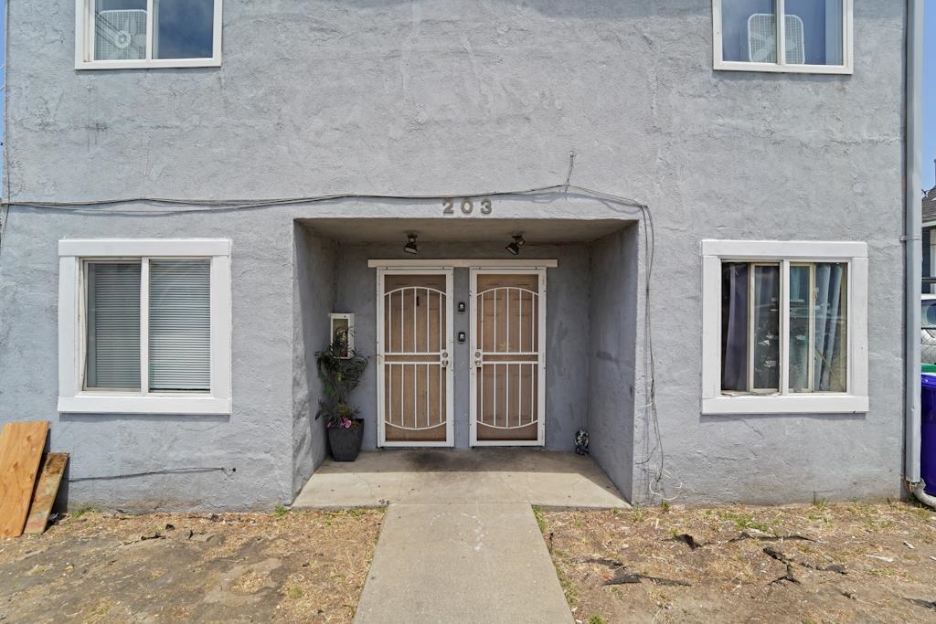 Detail Gallery Image 25 of 27 For 203 Bissell #4,  Oakland,  CA 94801 - 4 Beds | 1 Baths