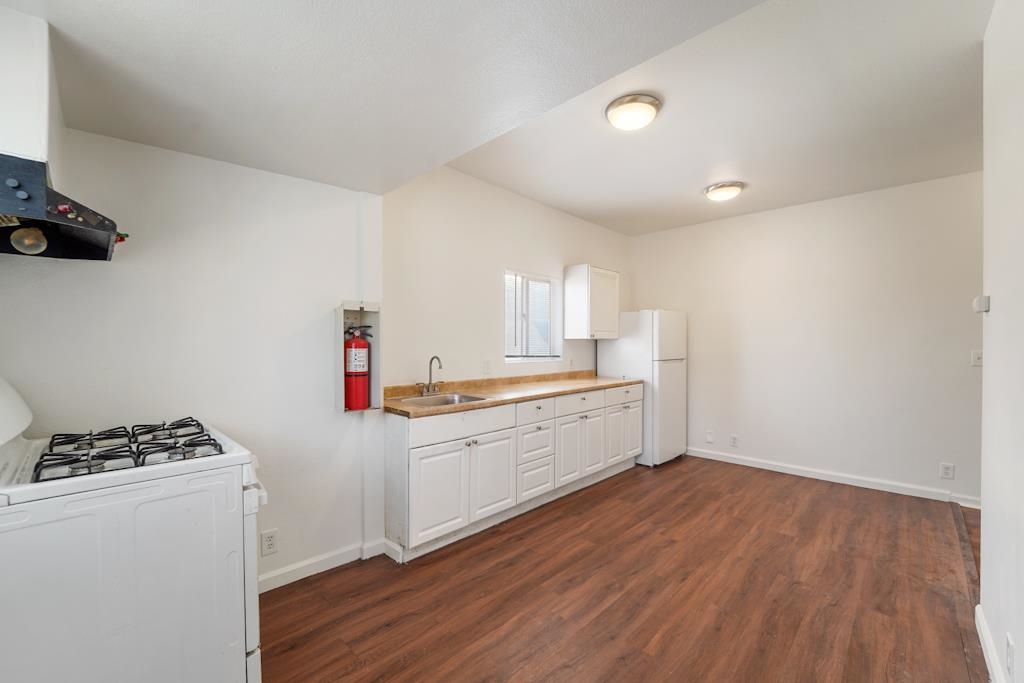 Detail Gallery Image 4 of 27 For 203 Bissell #4,  Oakland,  CA 94801 - 4 Beds | 1 Baths