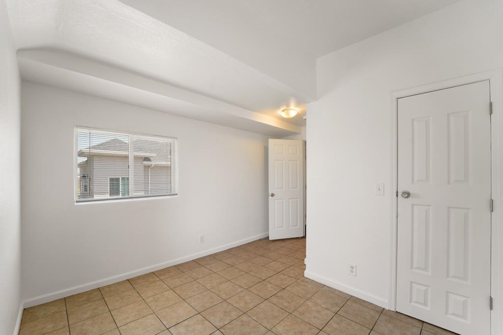 Detail Gallery Image 10 of 27 For 203 Bissell #4,  Oakland,  CA 94801 - 4 Beds | 1 Baths