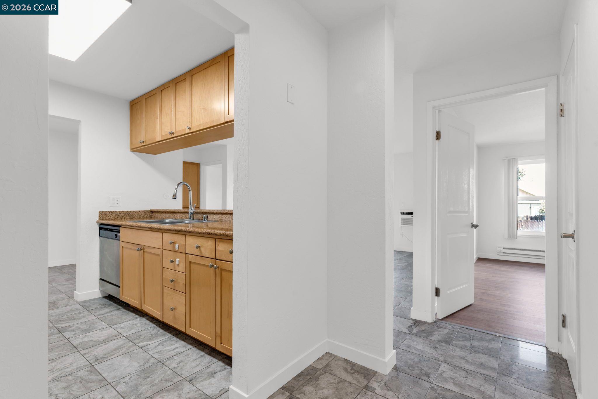 Photo #4: 41122613 Listing: Photo #4