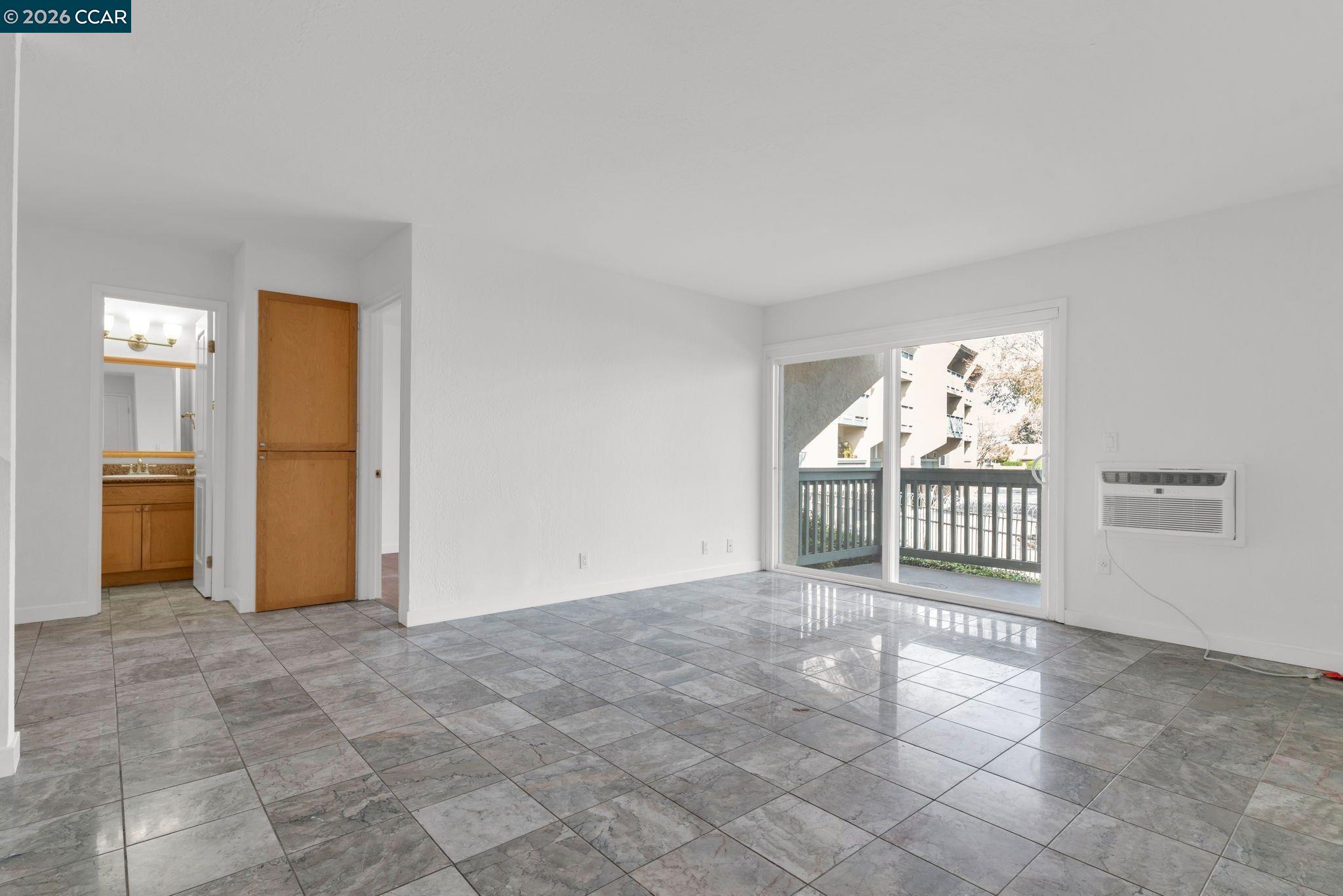 Photo #5: 41122613 Listing: Photo #5