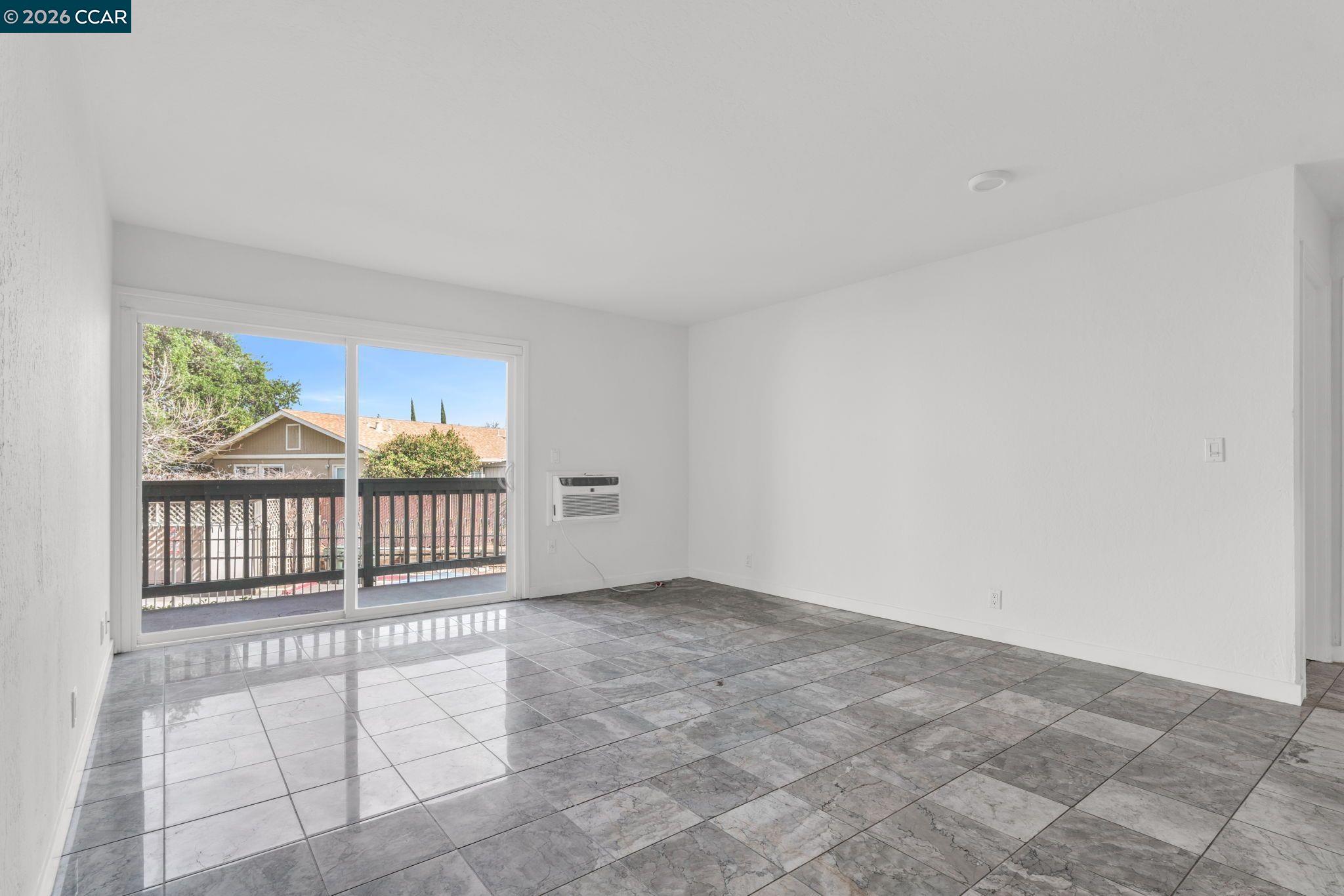 Photo #6: 41122613 Listing: Photo #6