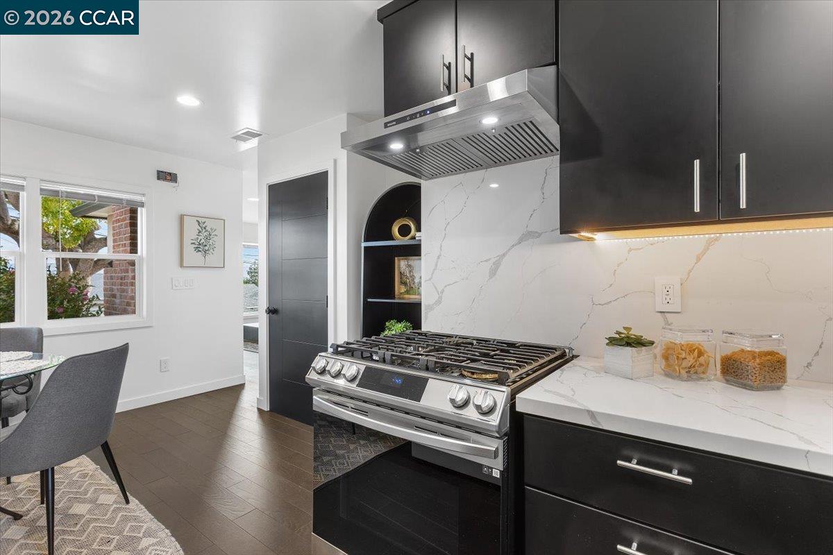 Detail Gallery Image 16 of 49 For 18417 Milmar Blvd, Castro Valley,  CA 94546 - 3 Beds | 2 Baths