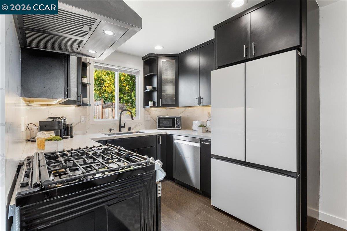 Detail Gallery Image 17 of 49 For 18417 Milmar Blvd, Castro Valley,  CA 94546 - 3 Beds | 2 Baths