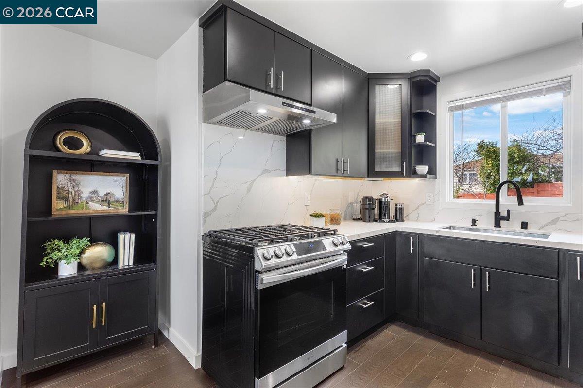 Detail Gallery Image 18 of 49 For 18417 Milmar Blvd, Castro Valley,  CA 94546 - 3 Beds | 2 Baths