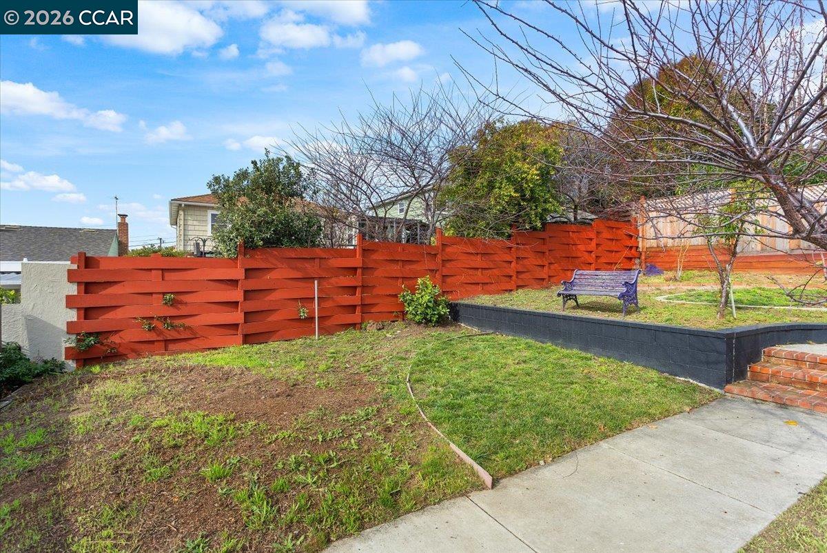 Detail Gallery Image 40 of 49 For 18417 Milmar Blvd, Castro Valley,  CA 94546 - 3 Beds | 2 Baths