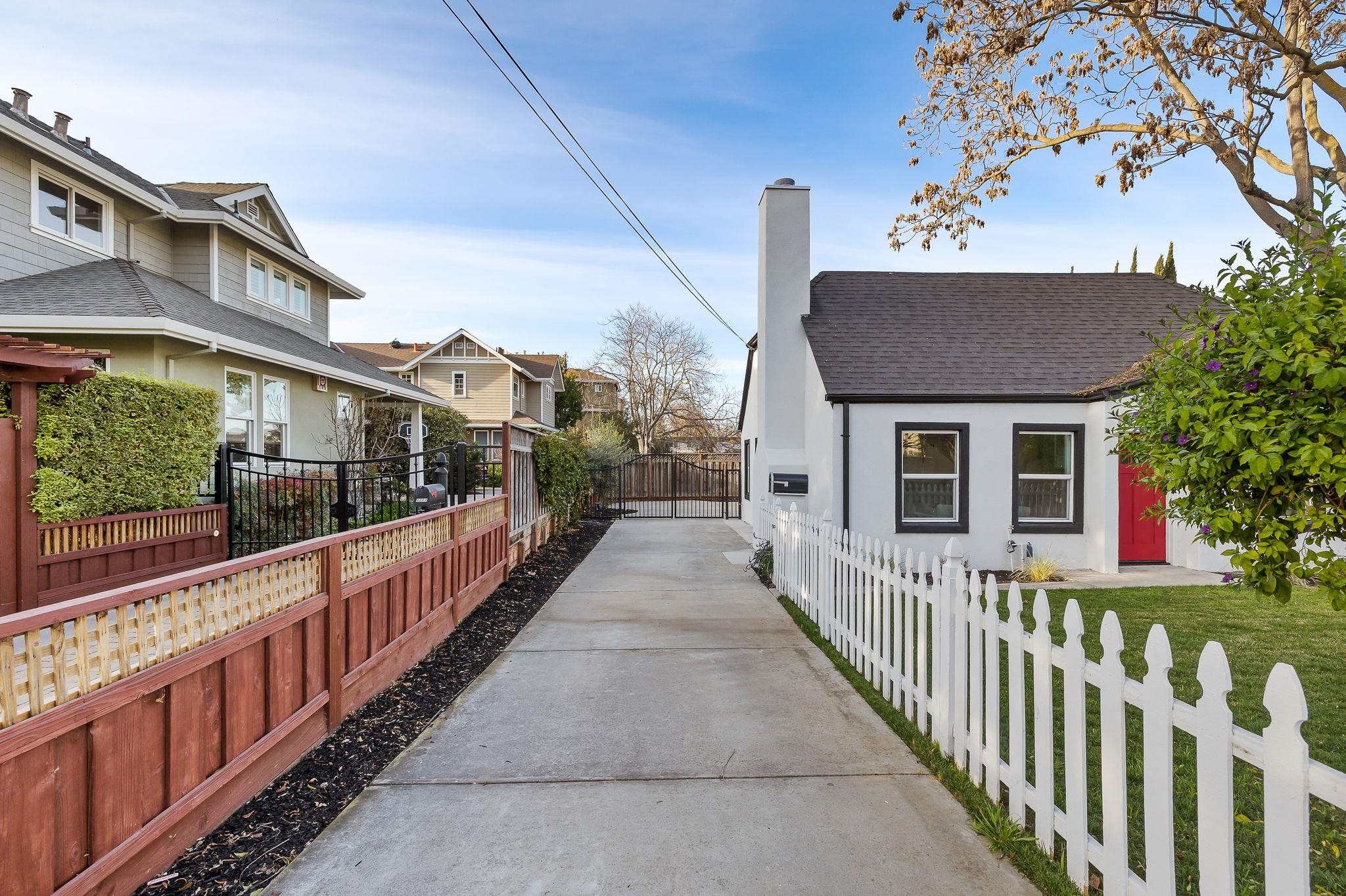 Detail Gallery Image 3 of 56 For 1109 Lincoln Ct, San Jose,  CA 95125 - 2 Beds | 2 Baths