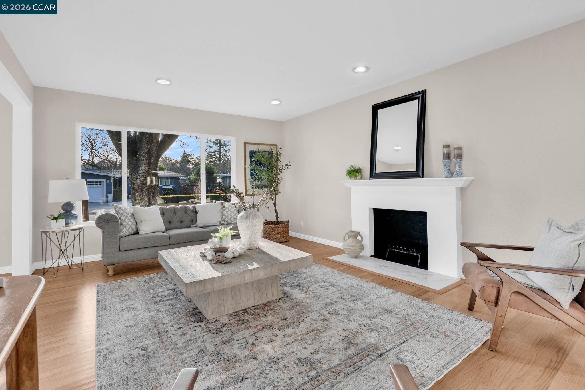 Detail Gallery Image 2 of 48 For 1760 Magnolia Way, Walnut Creek,  CA 94595 - 4 Beds | 2/1 Baths