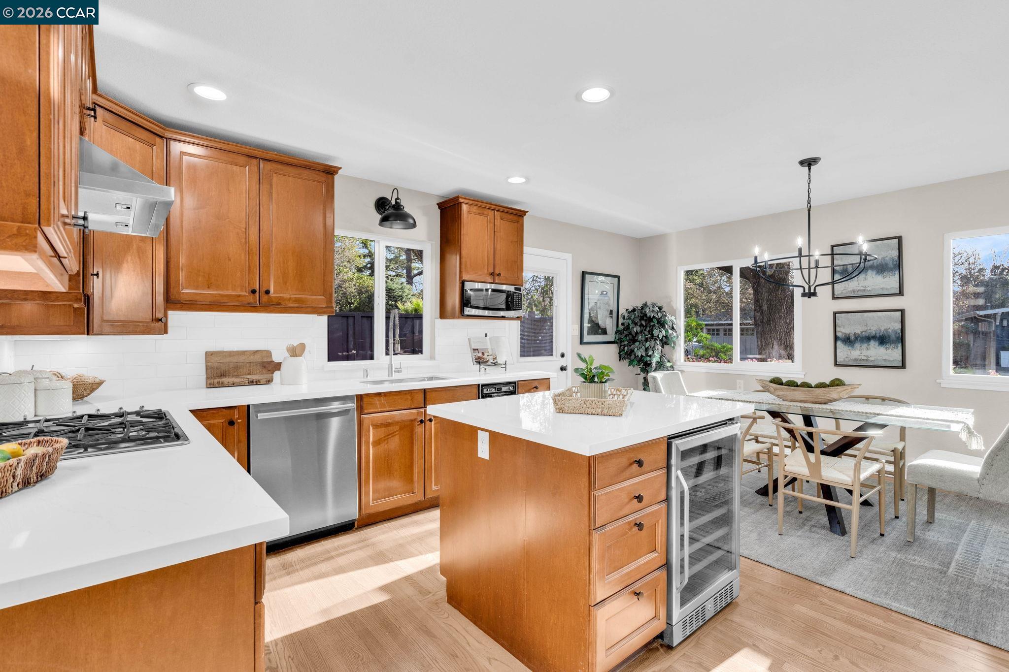 Detail Gallery Image 14 of 48 For 1760 Magnolia Way, Walnut Creek,  CA 94595 - 4 Beds | 2/1 Baths