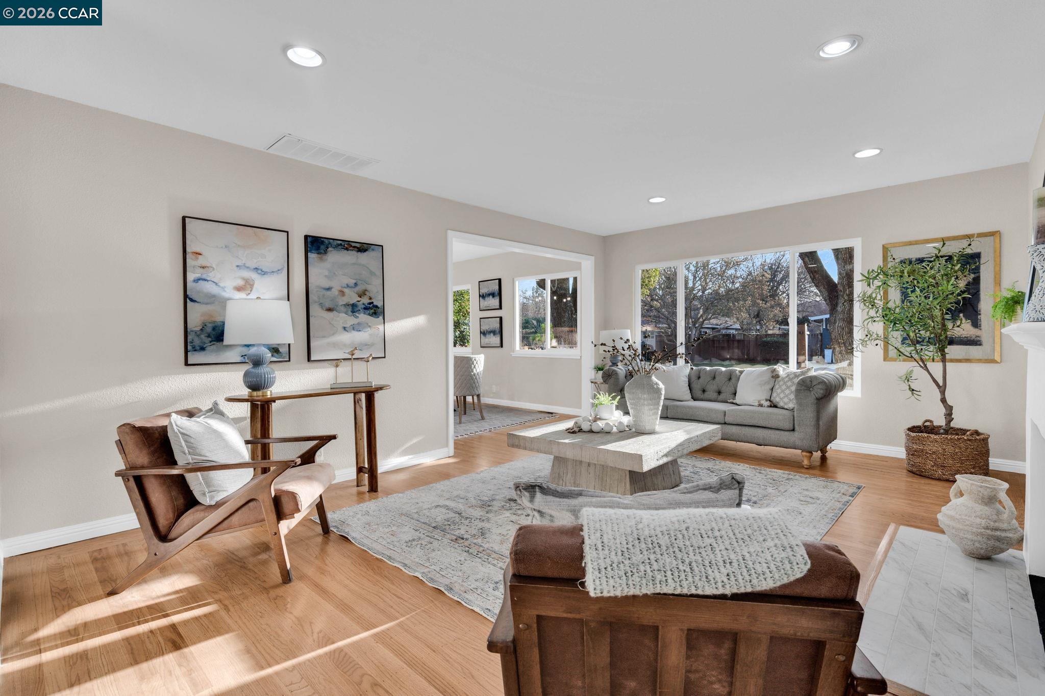 Detail Gallery Image 3 of 48 For 1760 Magnolia Way, Walnut Creek,  CA 94595 - 4 Beds | 2/1 Baths