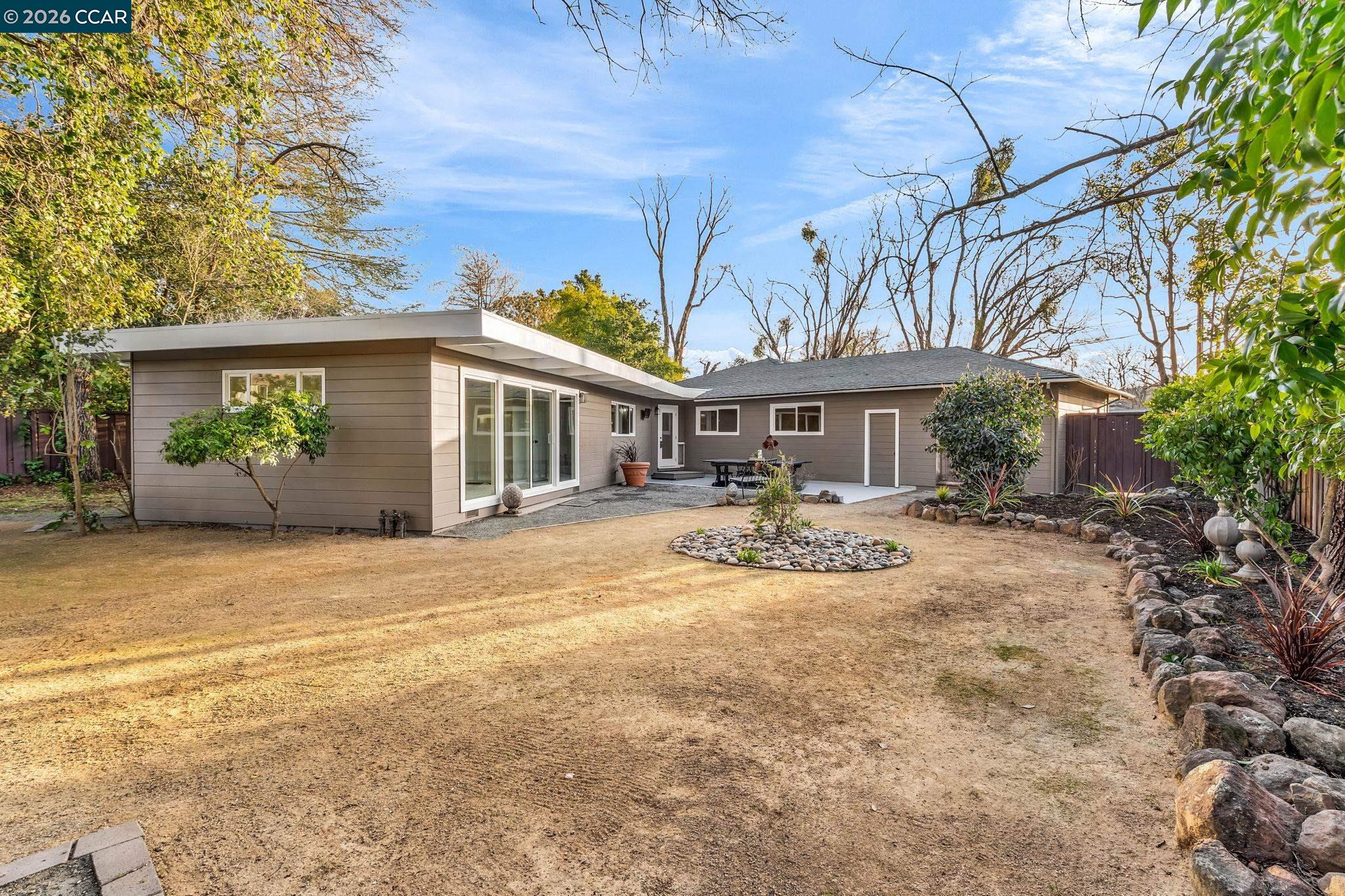 Detail Gallery Image 33 of 46 For 1760 Magnolia Way, Walnut Creek,  CA 94595 - 4 Beds | 2/1 Baths