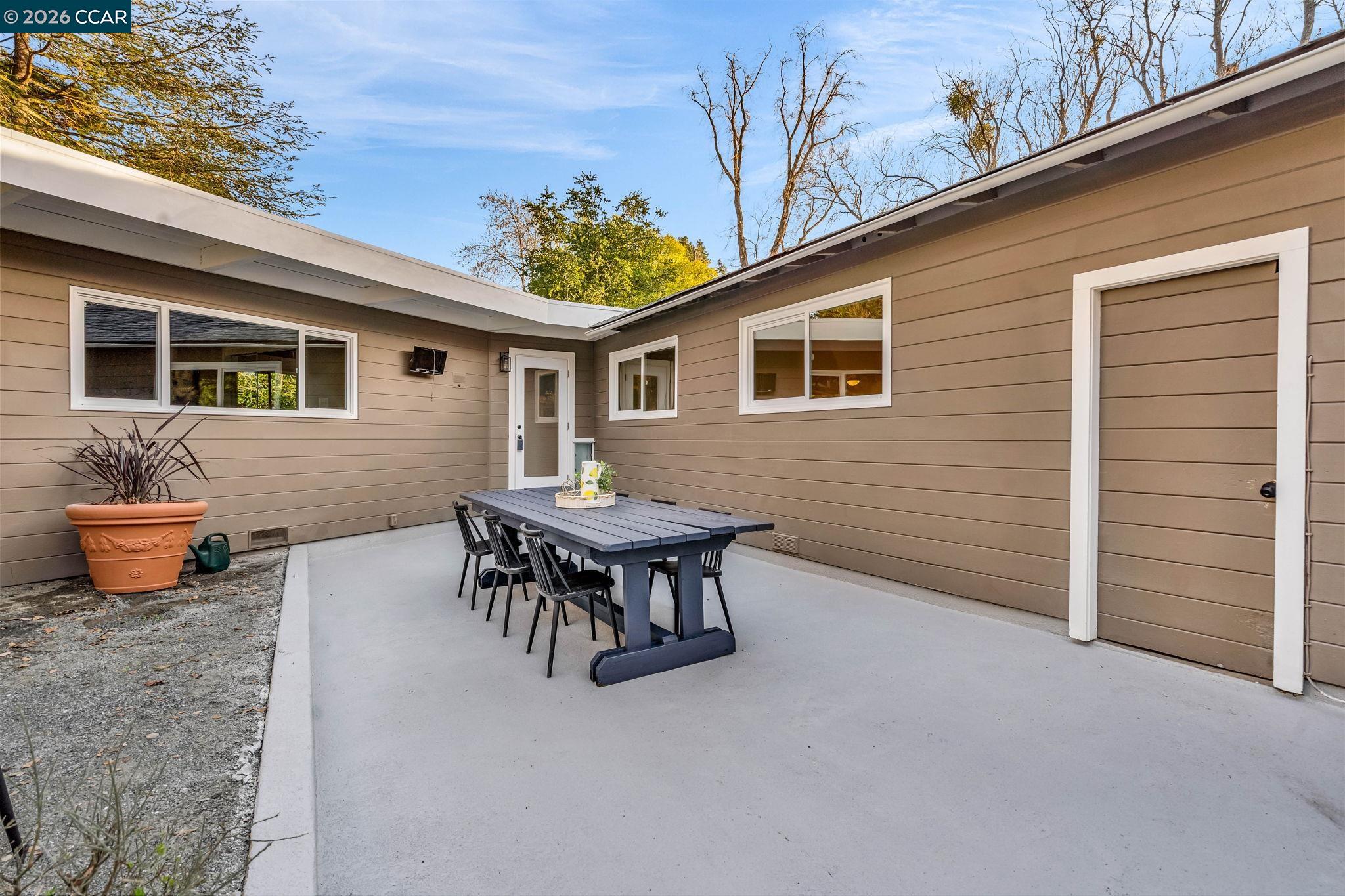 Detail Gallery Image 36 of 48 For 1760 Magnolia Way, Walnut Creek,  CA 94595 - 4 Beds | 2/1 Baths