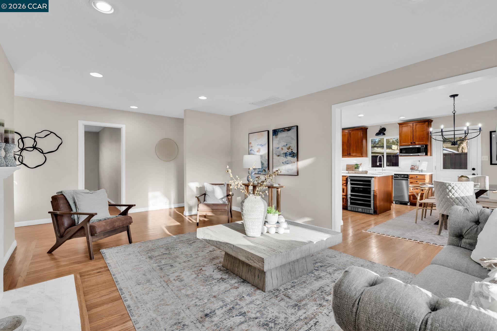 Detail Gallery Image 5 of 46 For 1760 Magnolia Way, Walnut Creek,  CA 94595 - 4 Beds | 2/1 Baths