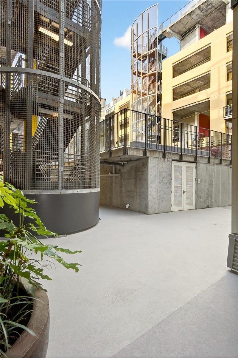 Detail Gallery Image 52 of 60 For 311 Oak St #520,  Oakland,  CA 94607 - 1 Beds | 1/1 Baths