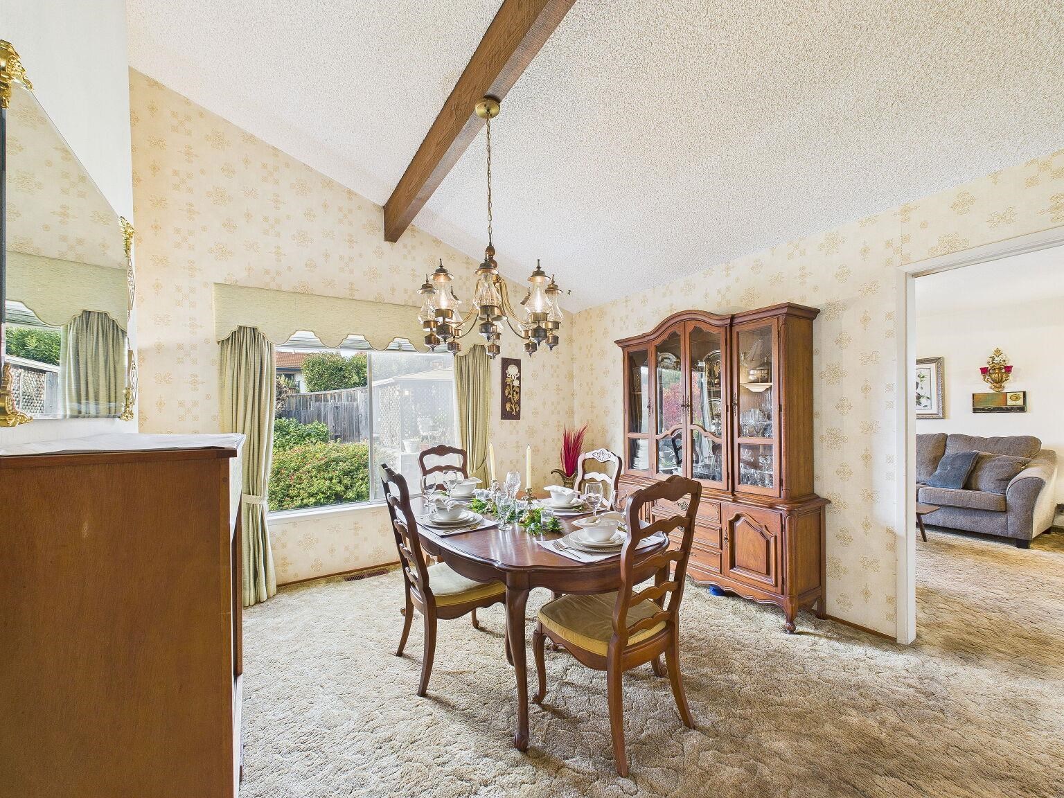 Detail Gallery Image 2 of 7 For 836 Hawthorne Dr, Rodeo,  CA 94572 - 4 Beds | 2 Baths