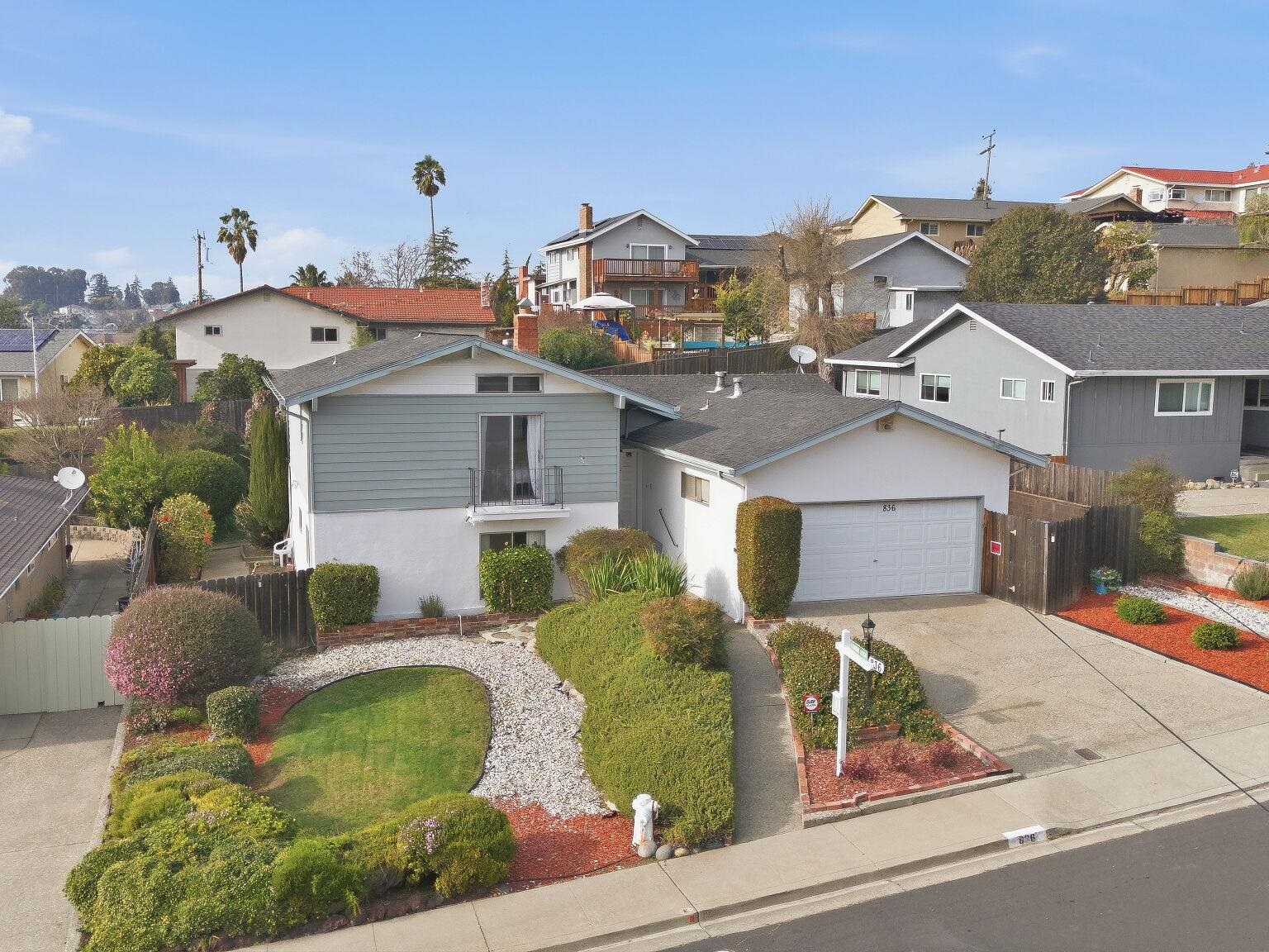 Detail Gallery Image 12 of 60 For 836 Hawthorne Dr, Rodeo,  CA 94572 - 4 Beds | 2 Baths